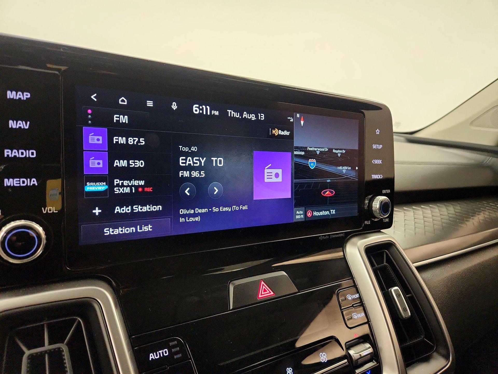 Thumbnail: 2023 Kia Sorento - 16