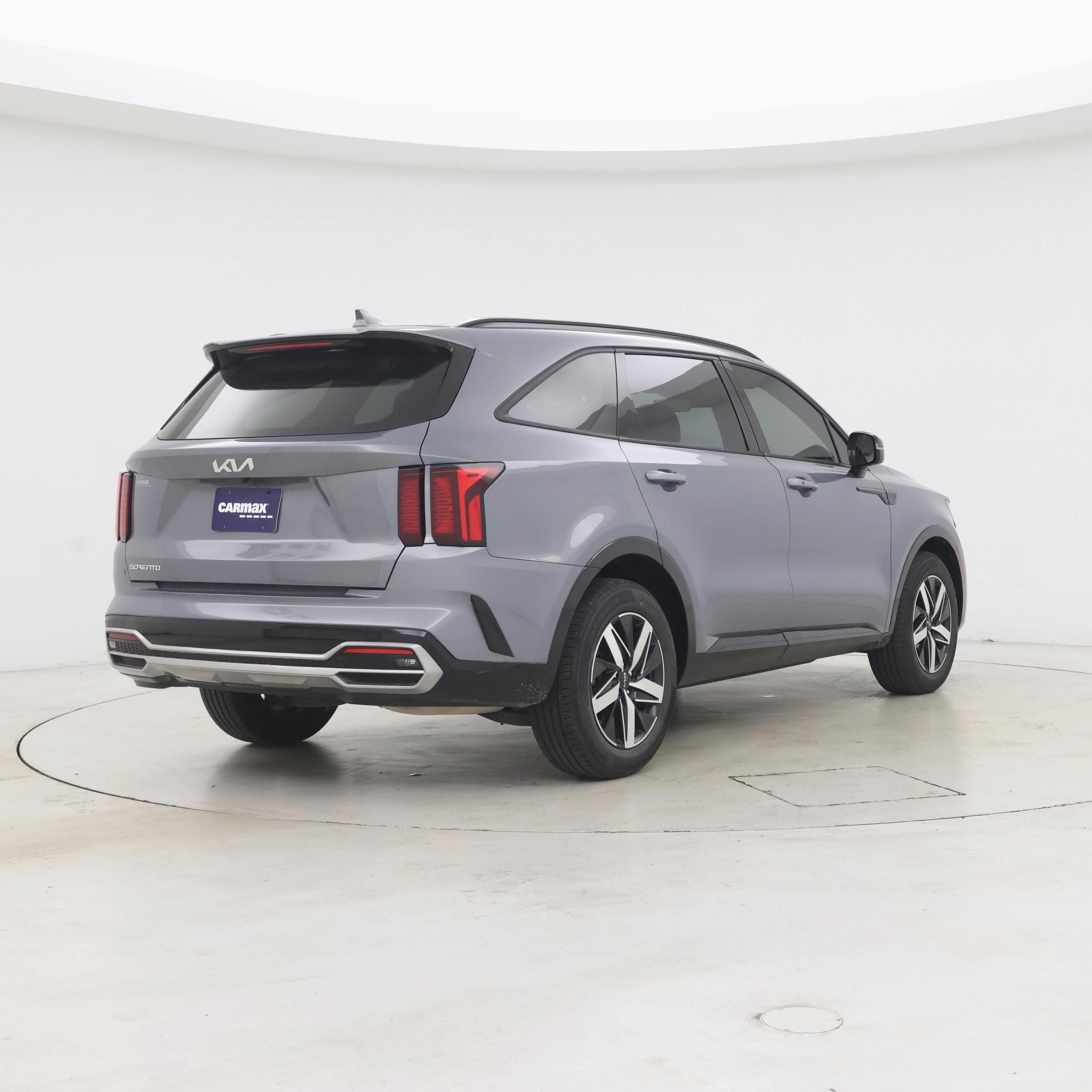 Thumbnail: 2023 Kia Sorento - 8