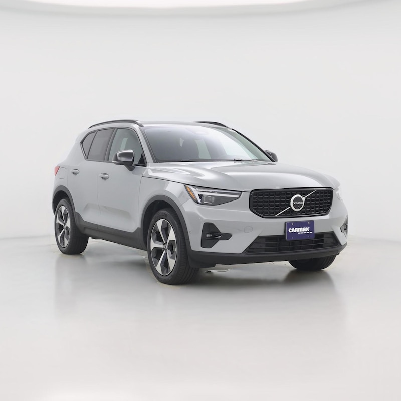2026 Volvo XC40 B5 Plus