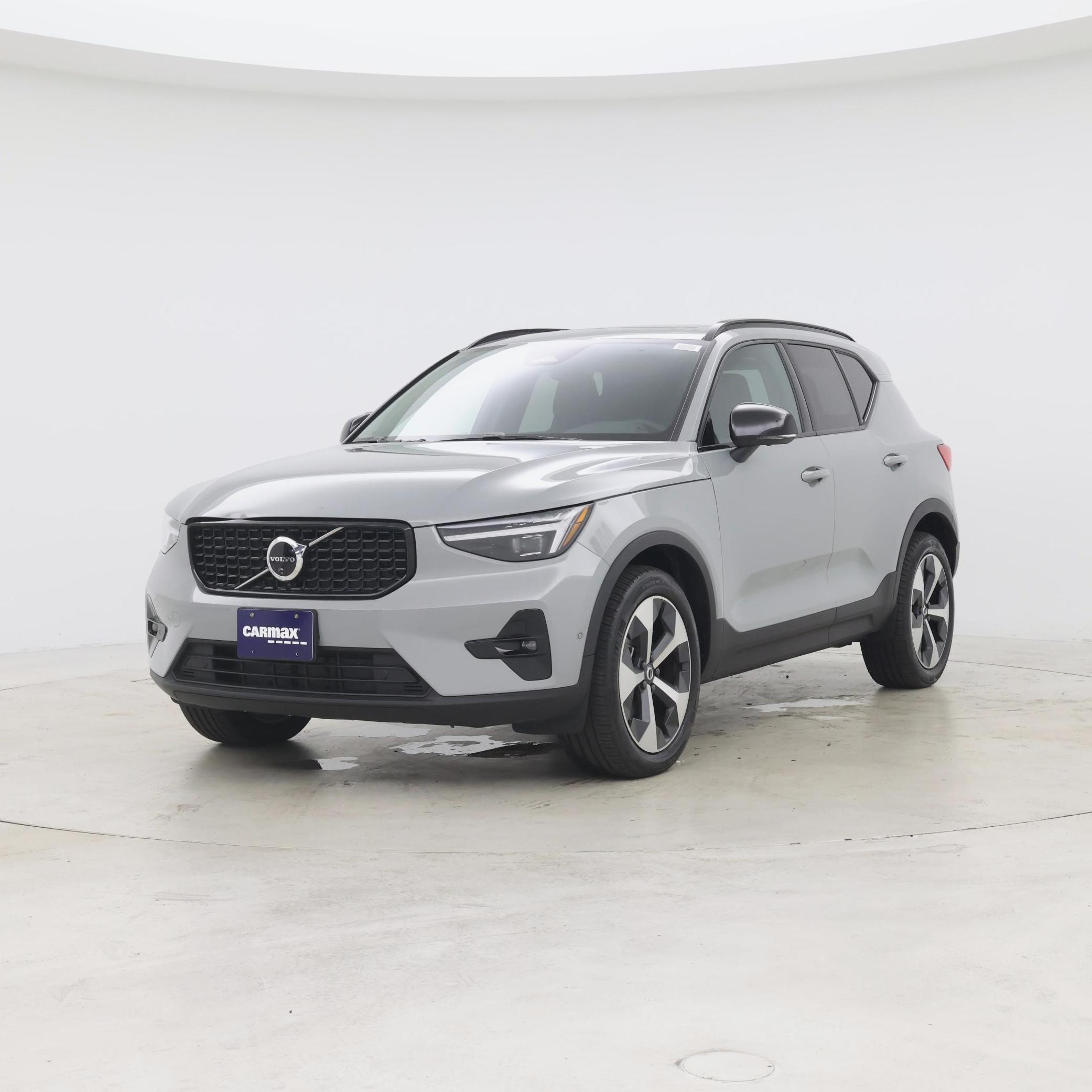 Thumbnail: 2026 Volvo XC40 - 4