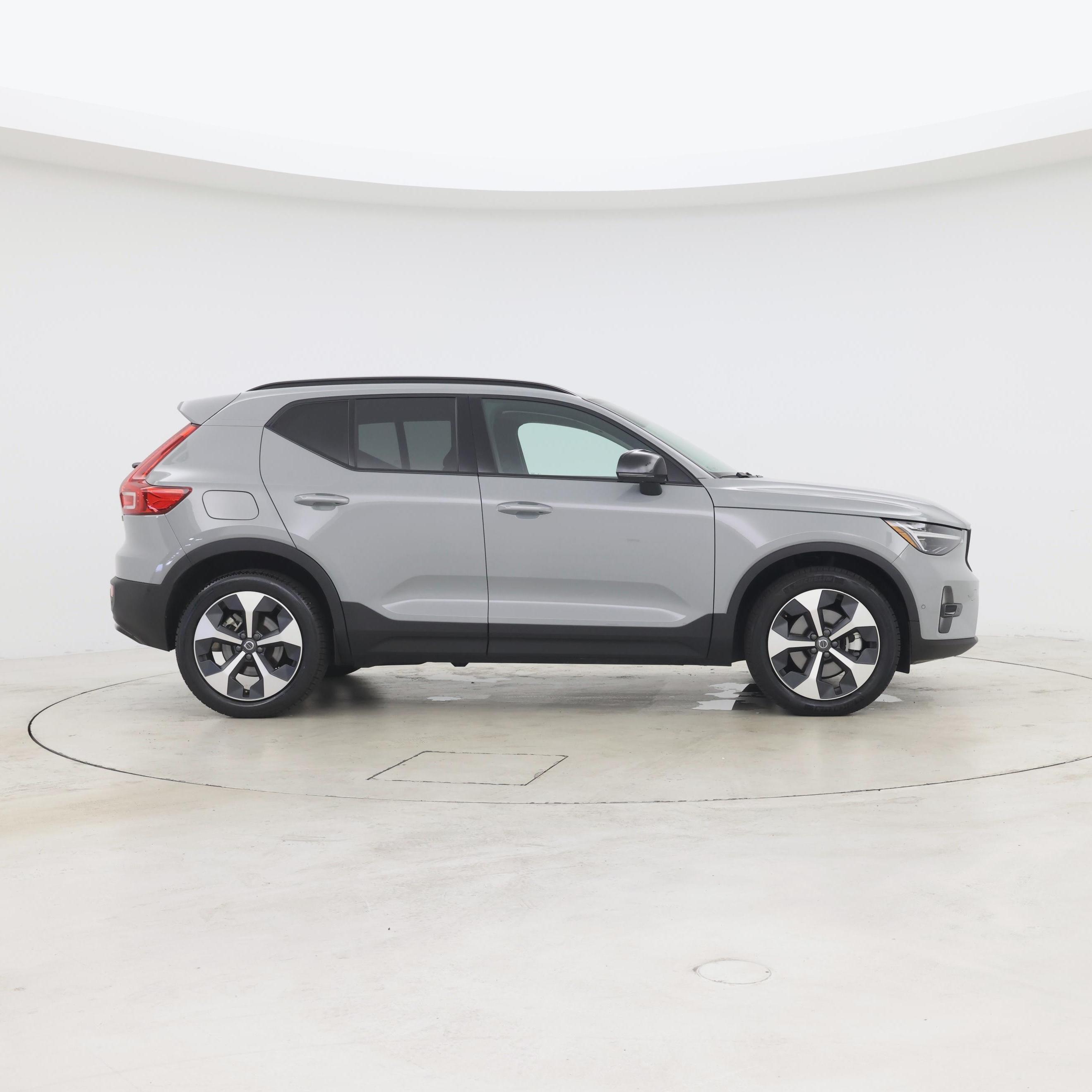 Thumbnail: 2026 Volvo XC40 - 7