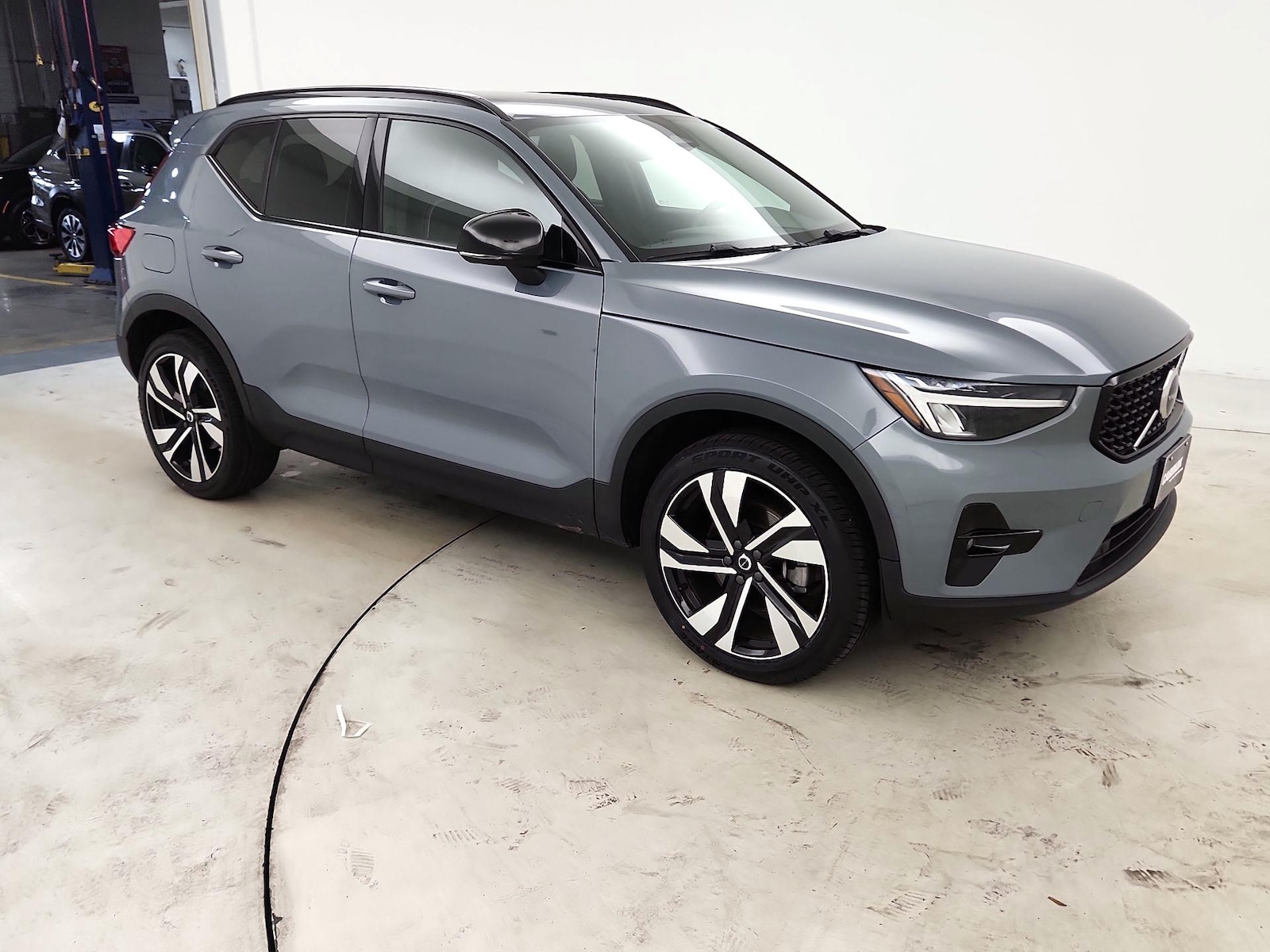 2023 Volvo XC40