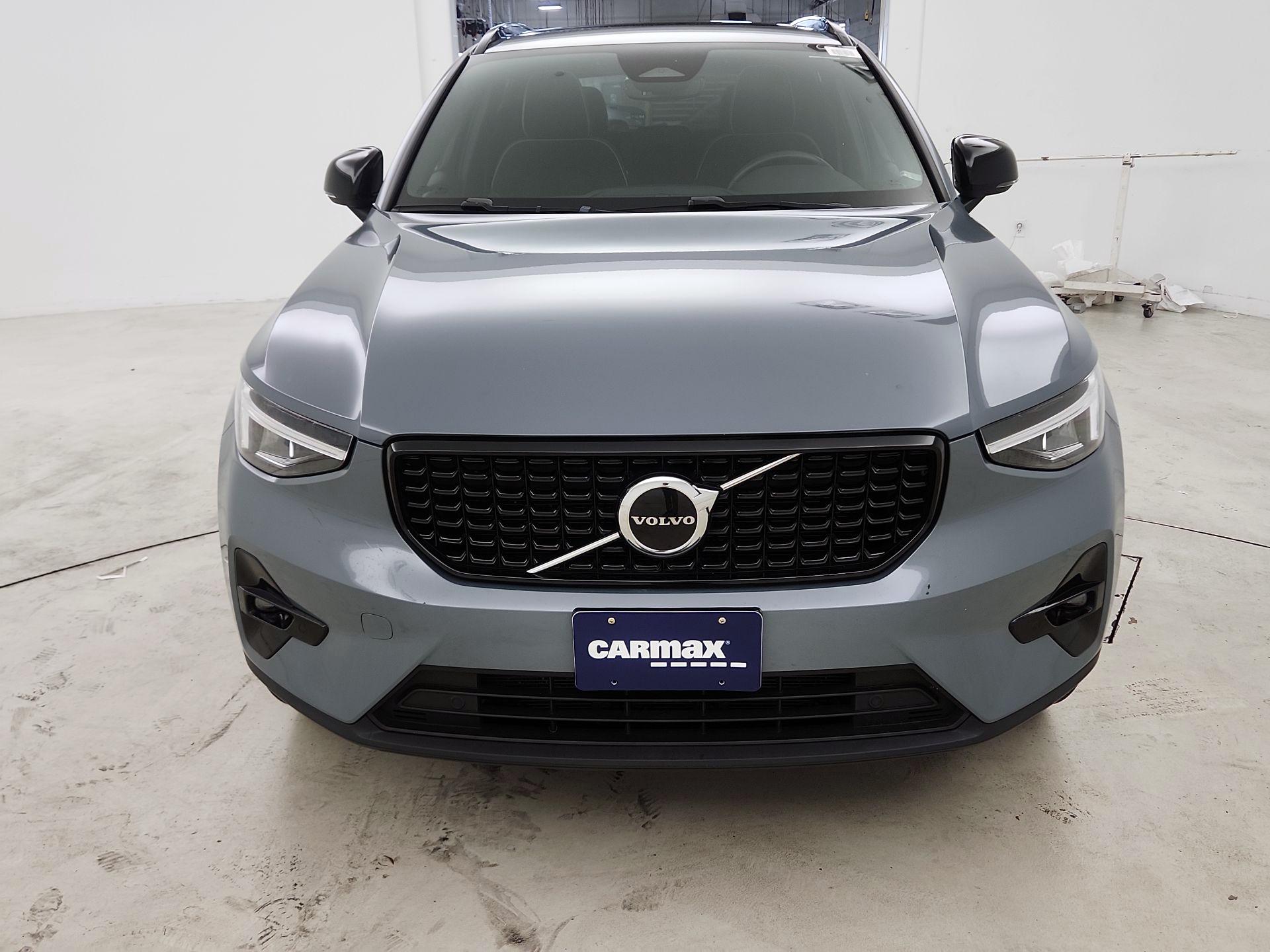 Thumbnail: 2023 Volvo XC40 - 2