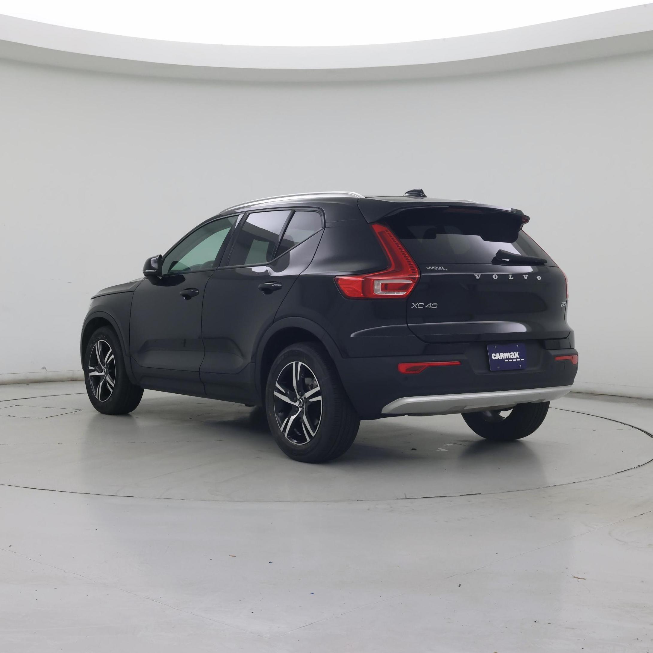 Thumbnail: 2023 Volvo XC40 - 2