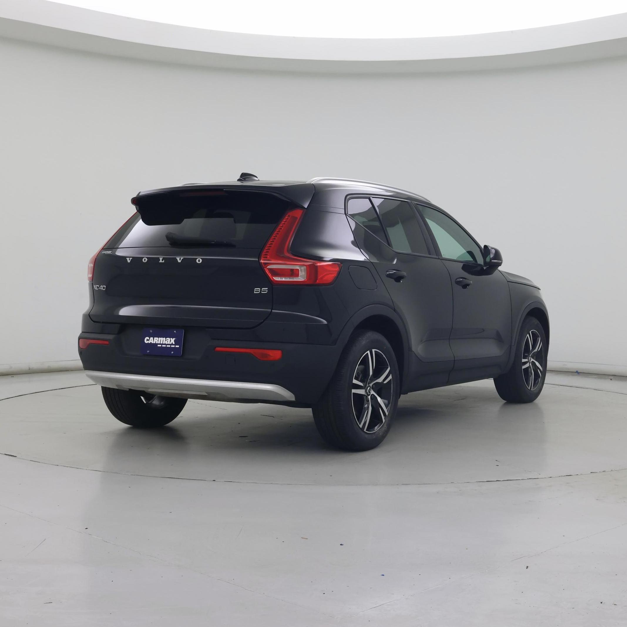 Thumbnail: 2023 Volvo XC40 - 8