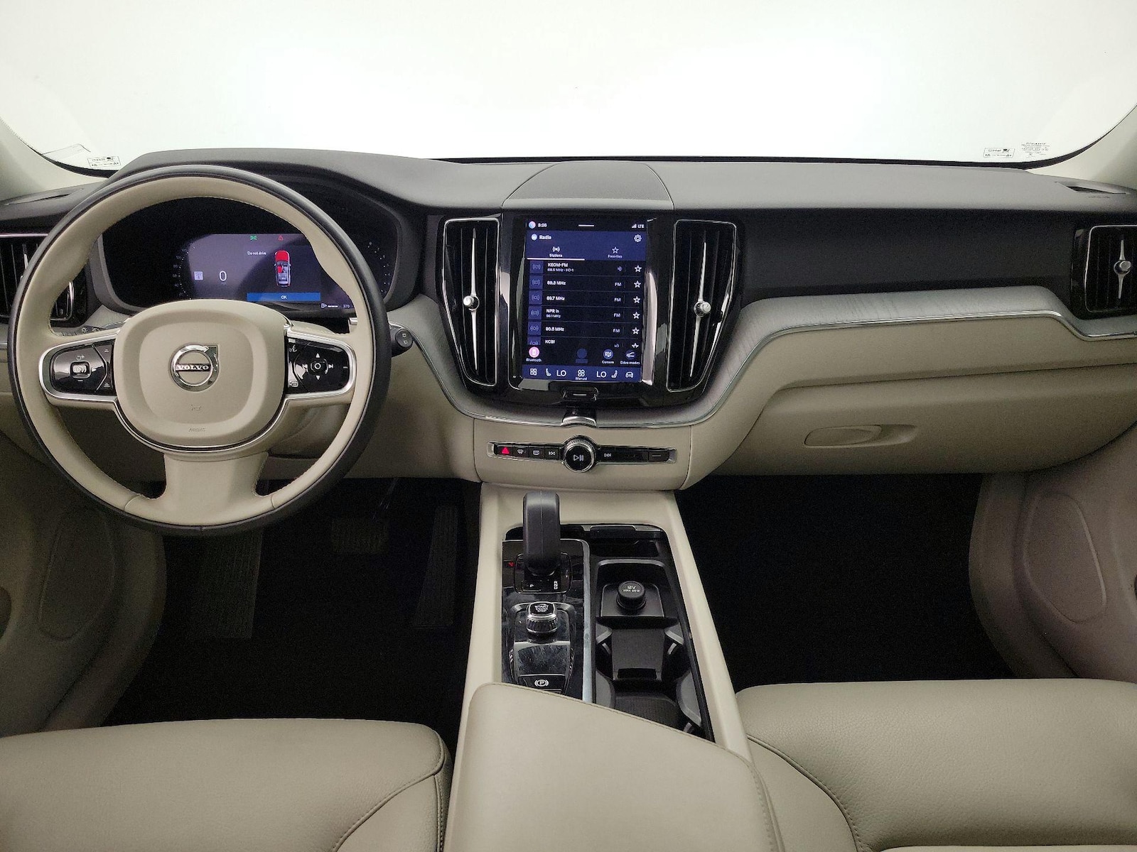 2024 Volvo XC60 Plus - Photo 10