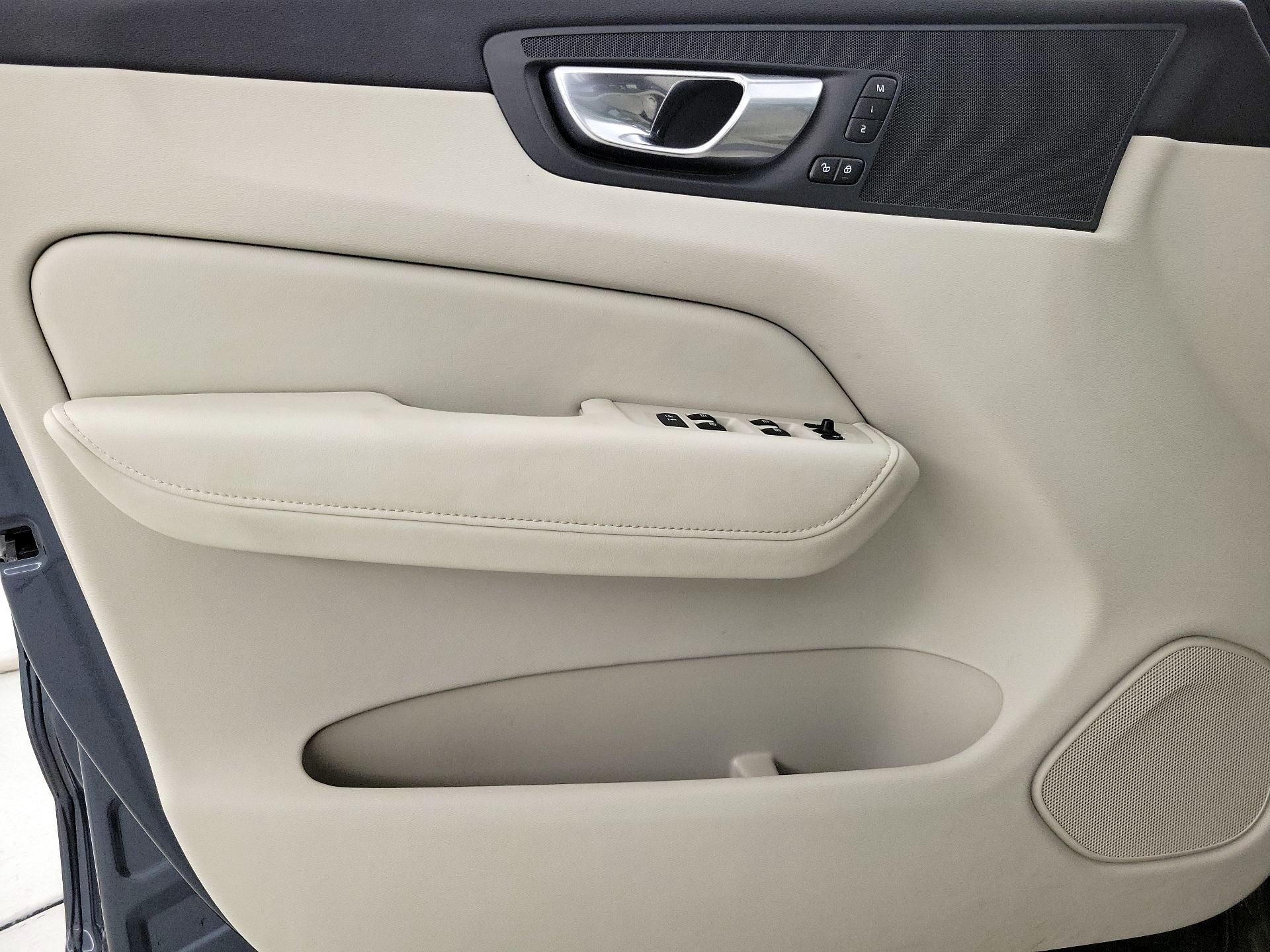 Thumbnail: 2024 Volvo XC60 - 12