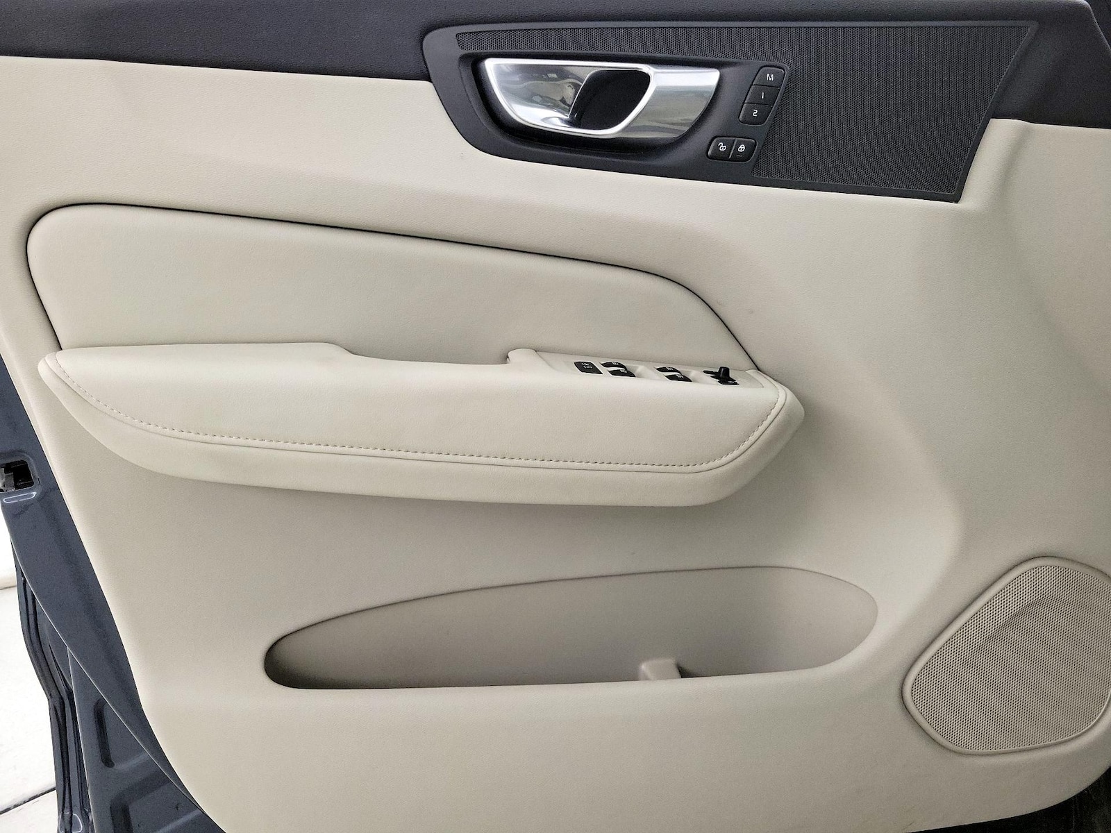 2024 Volvo XC60 Plus - Photo 13