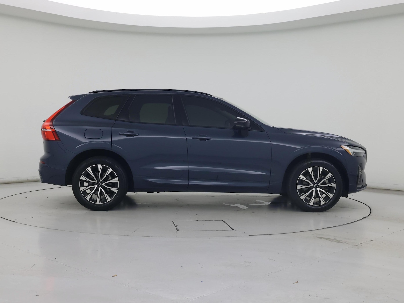 2024 Volvo XC60 Plus - Photo 8