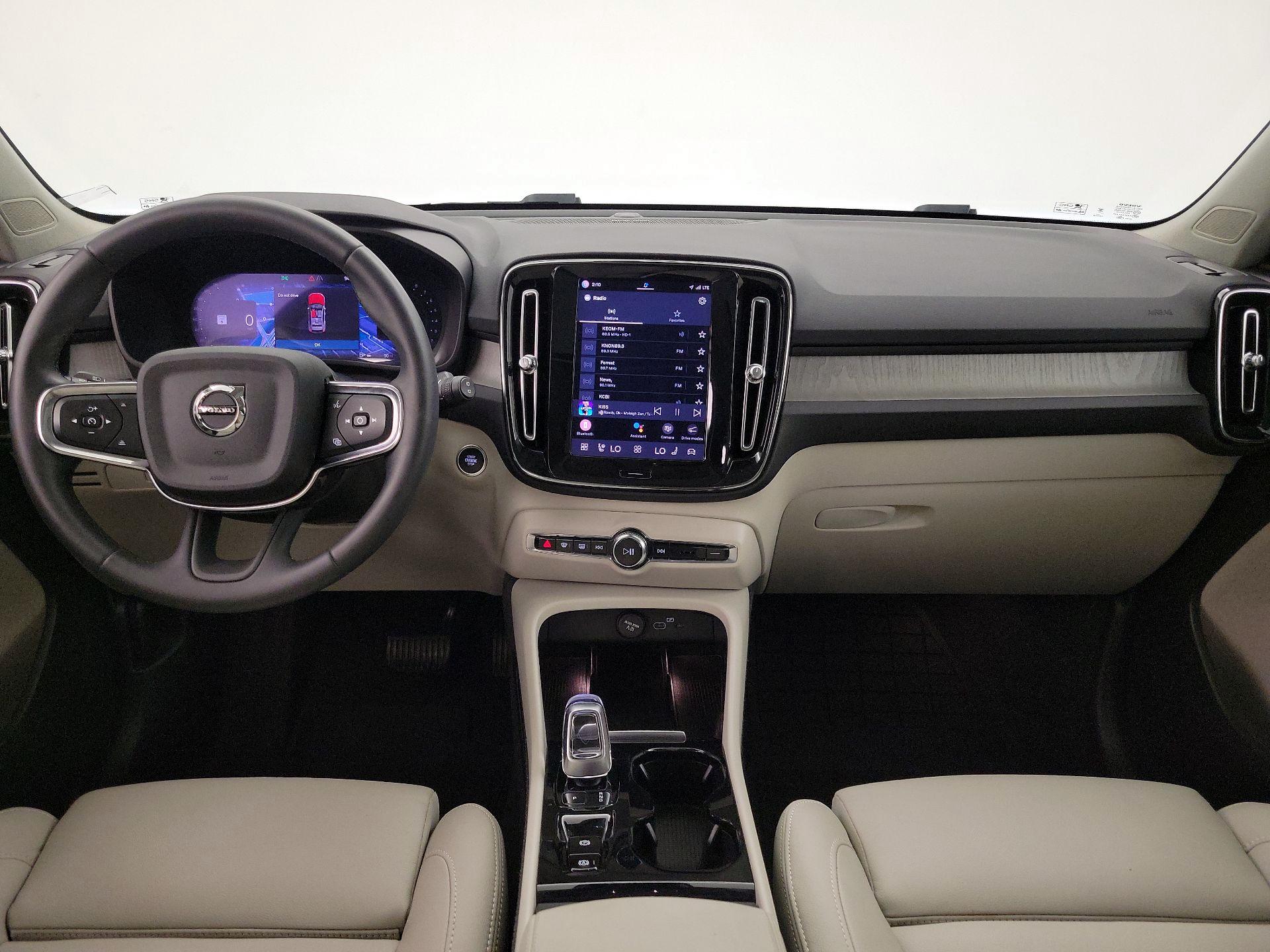 Thumbnail: 2024 Volvo XC40 - 9