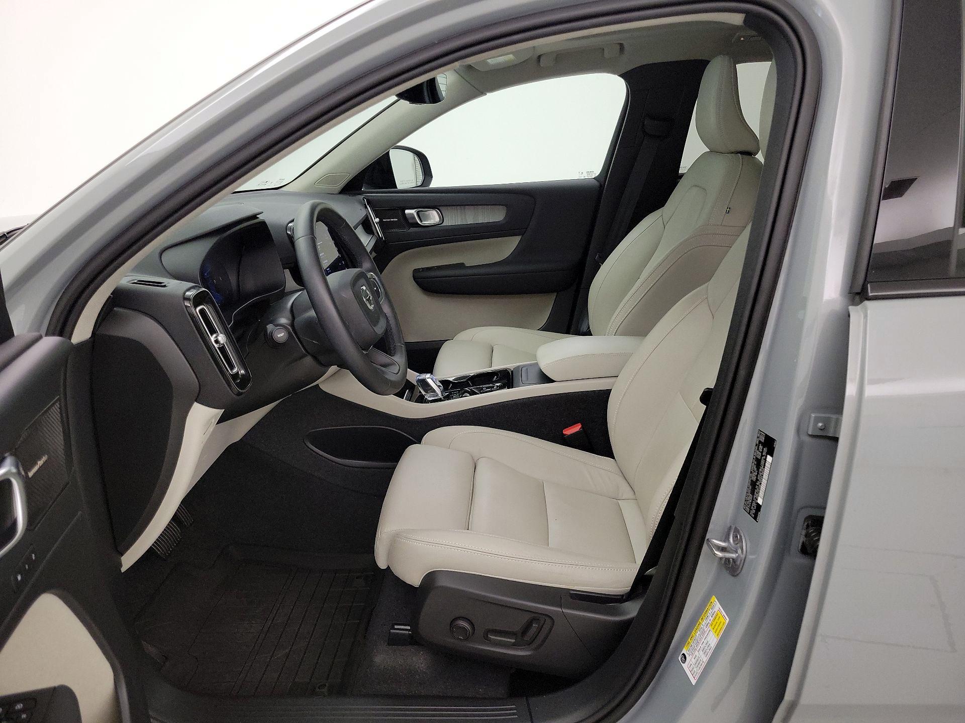 Thumbnail: 2024 Volvo XC40 - 11