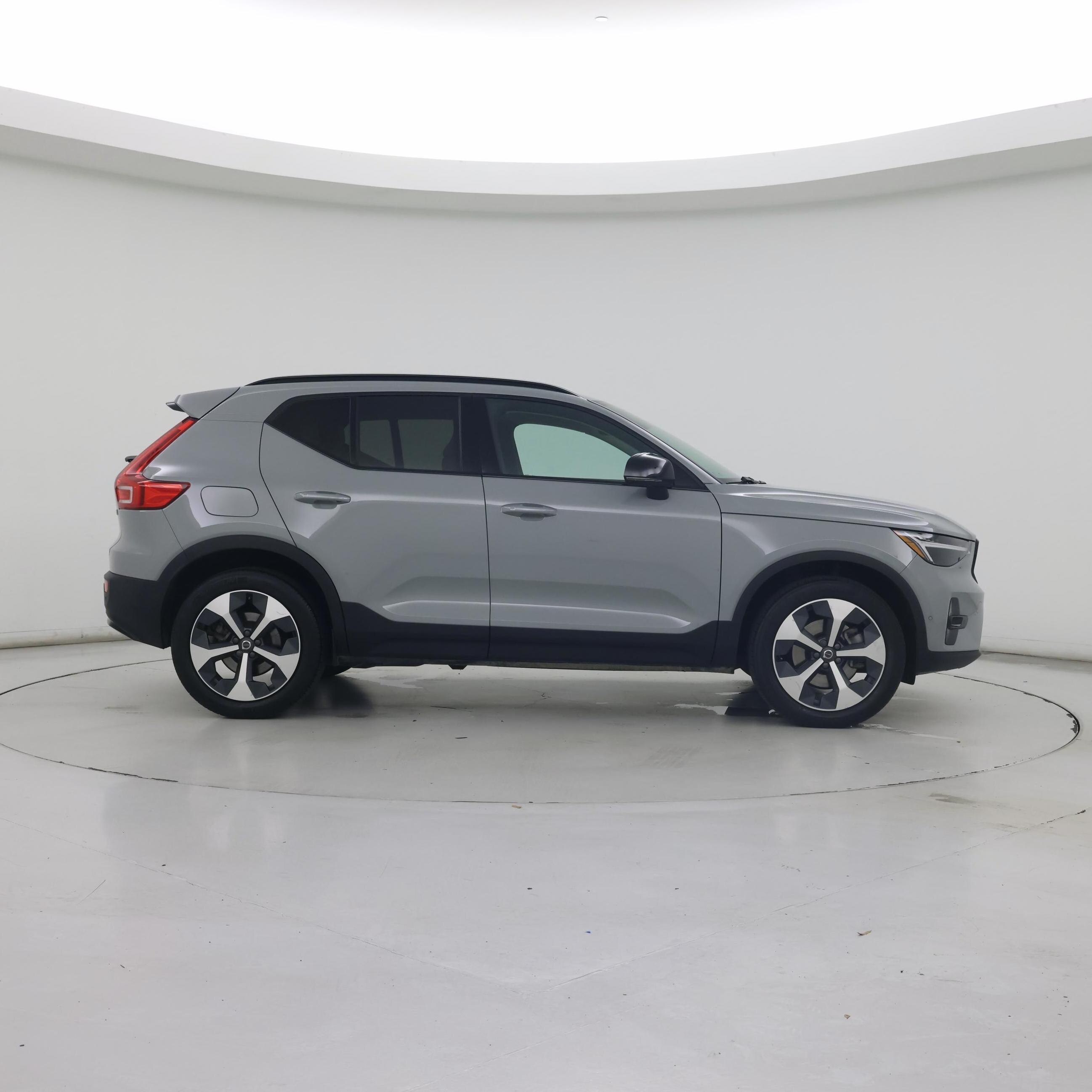 Thumbnail: 2024 Volvo XC40 - 7
