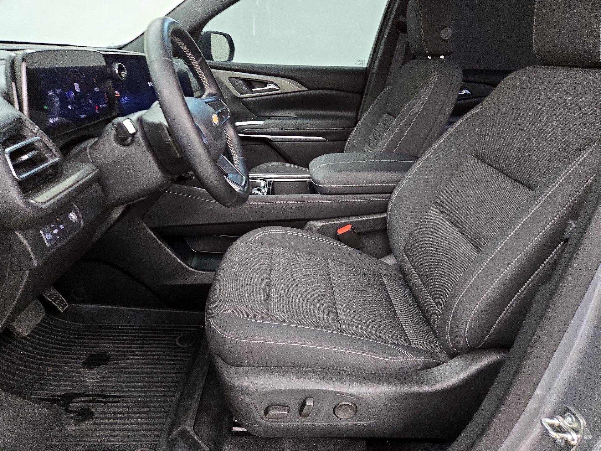 Thumbnail: 2025 Chevrolet Traverse - 11