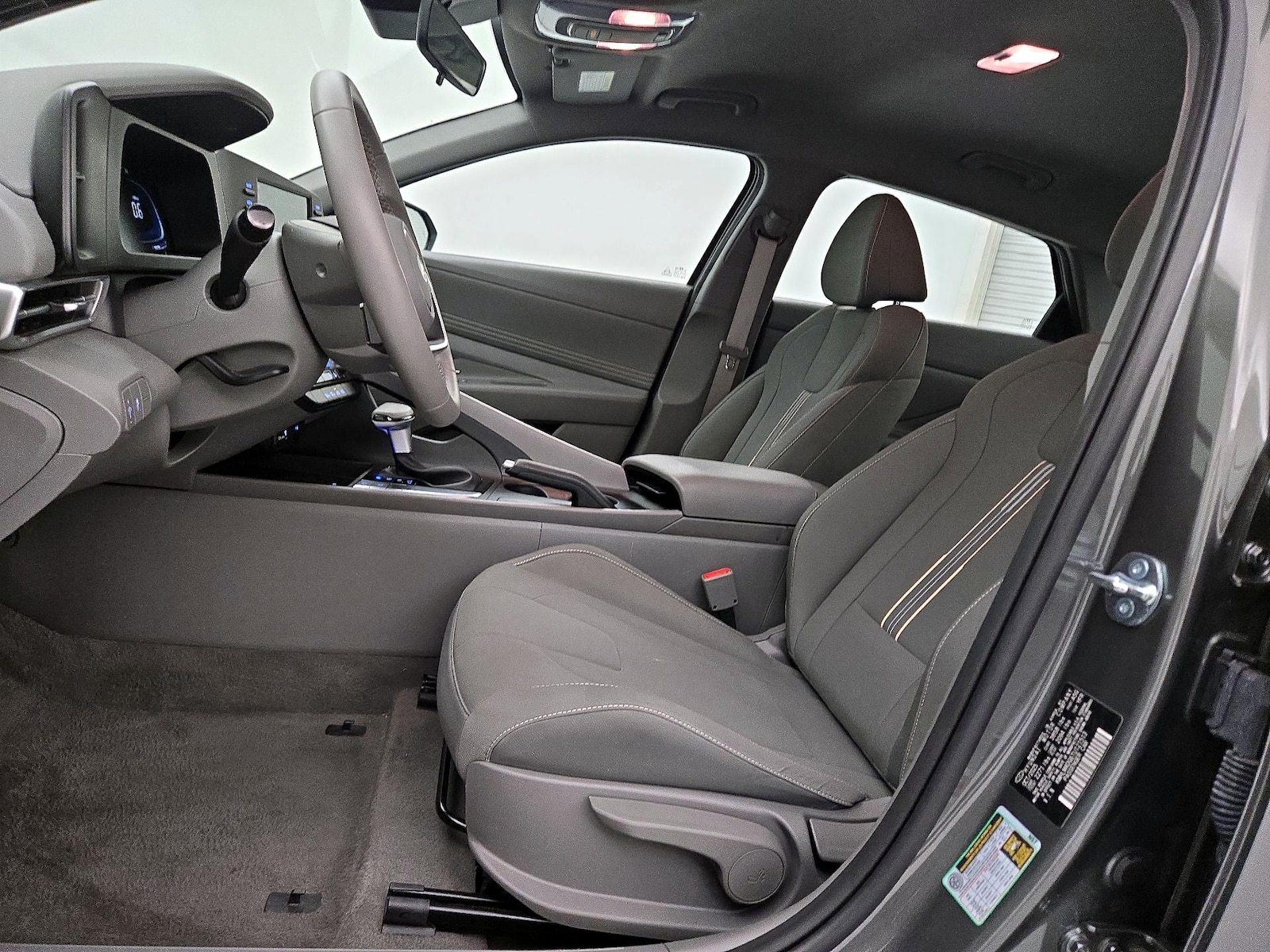 2026 Hyundai Elantra SEL Sport - Photo 12