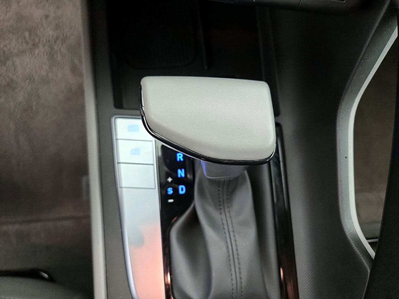 2026 Hyundai Elantra SEL Sport - Photo 18