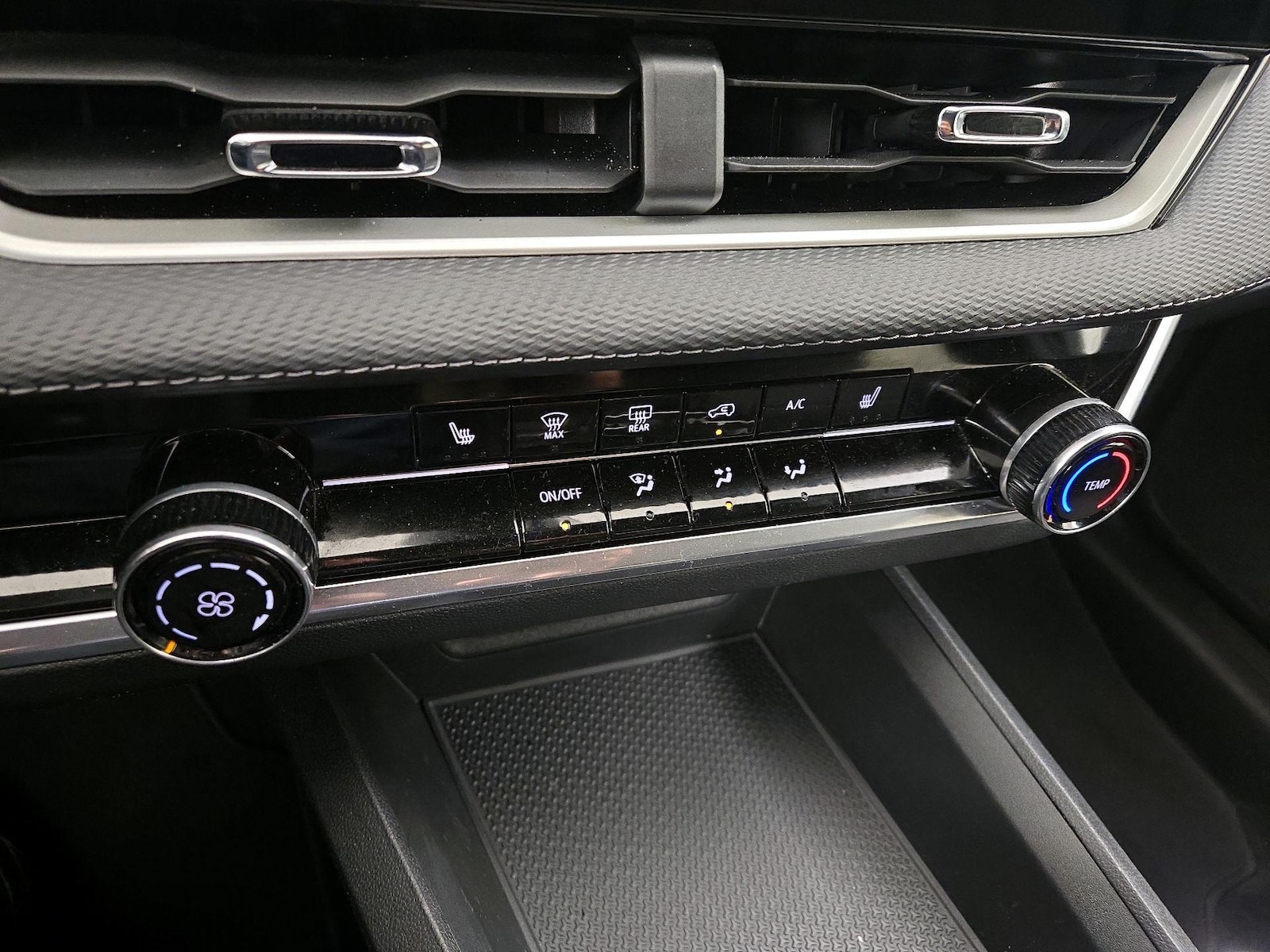2026 Chevrolet Equinox LT - Photo 18