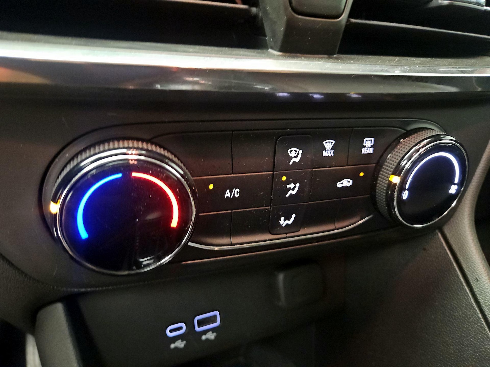 2025 Buick Encore GX Preferred - Photo 17