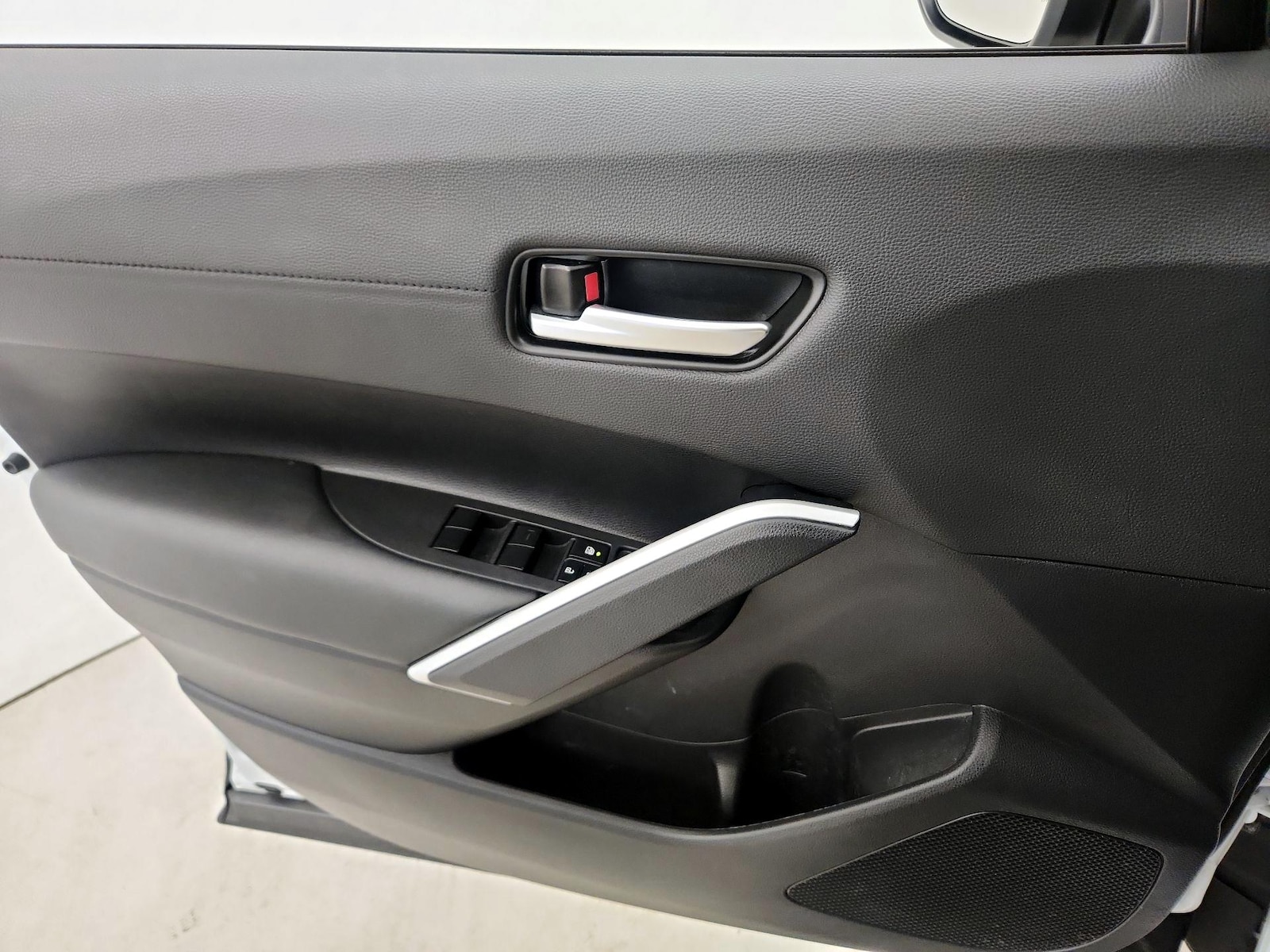 2024 Toyota Corolla Cross XLE - Photo 13