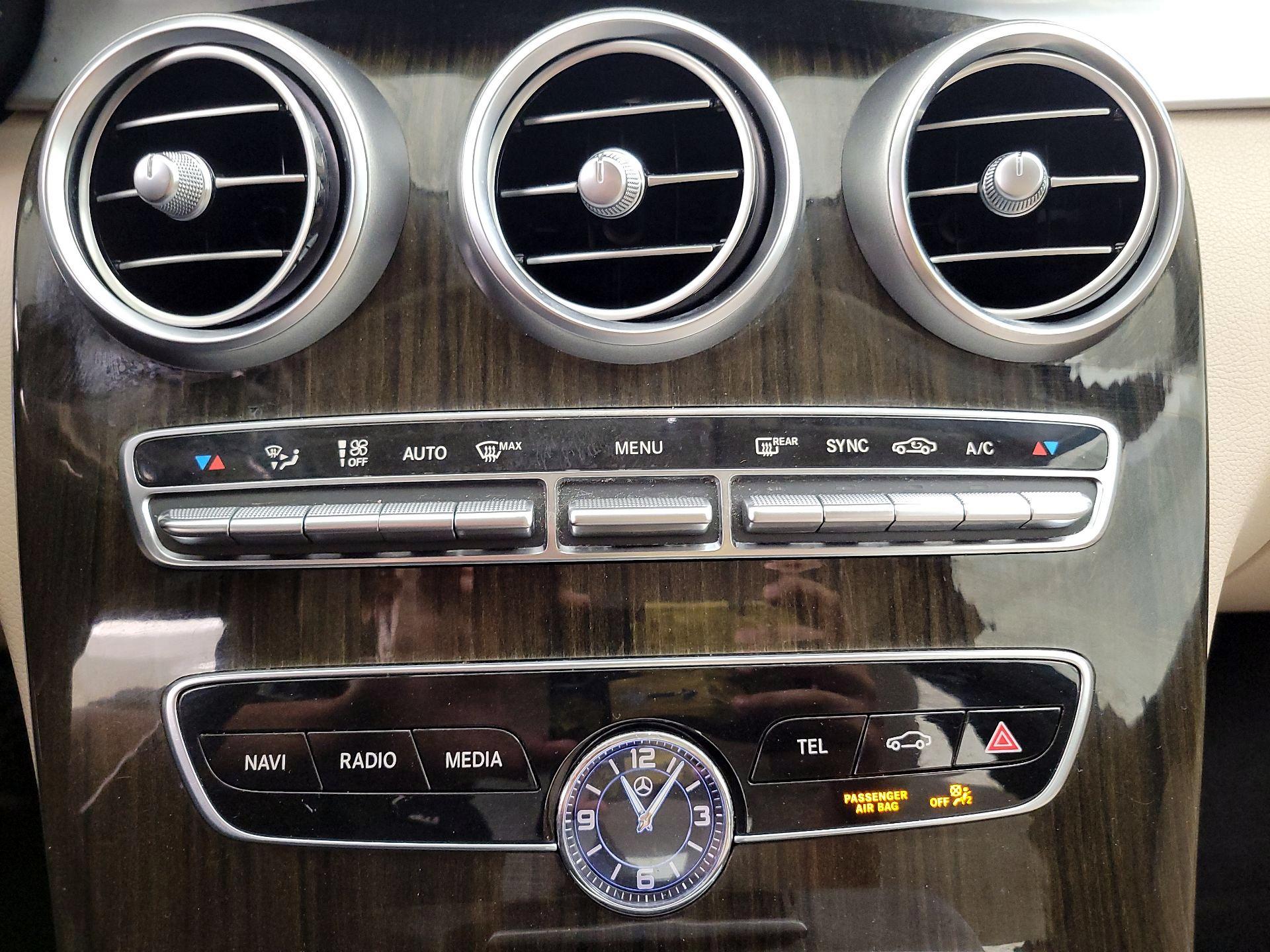 Thumbnail: 2020 Mercedes-Benz C-Class - 16