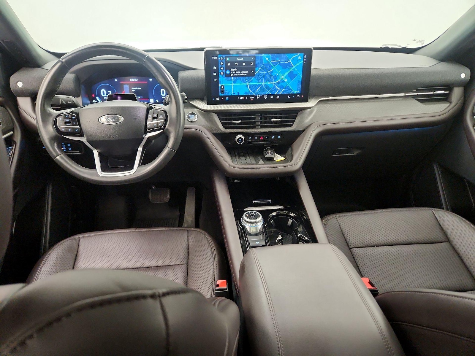 2025 Ford Explorer Platinum - Photo 10