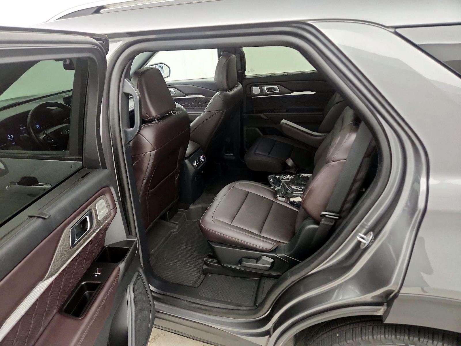 2025 Ford Explorer Platinum - Photo 22