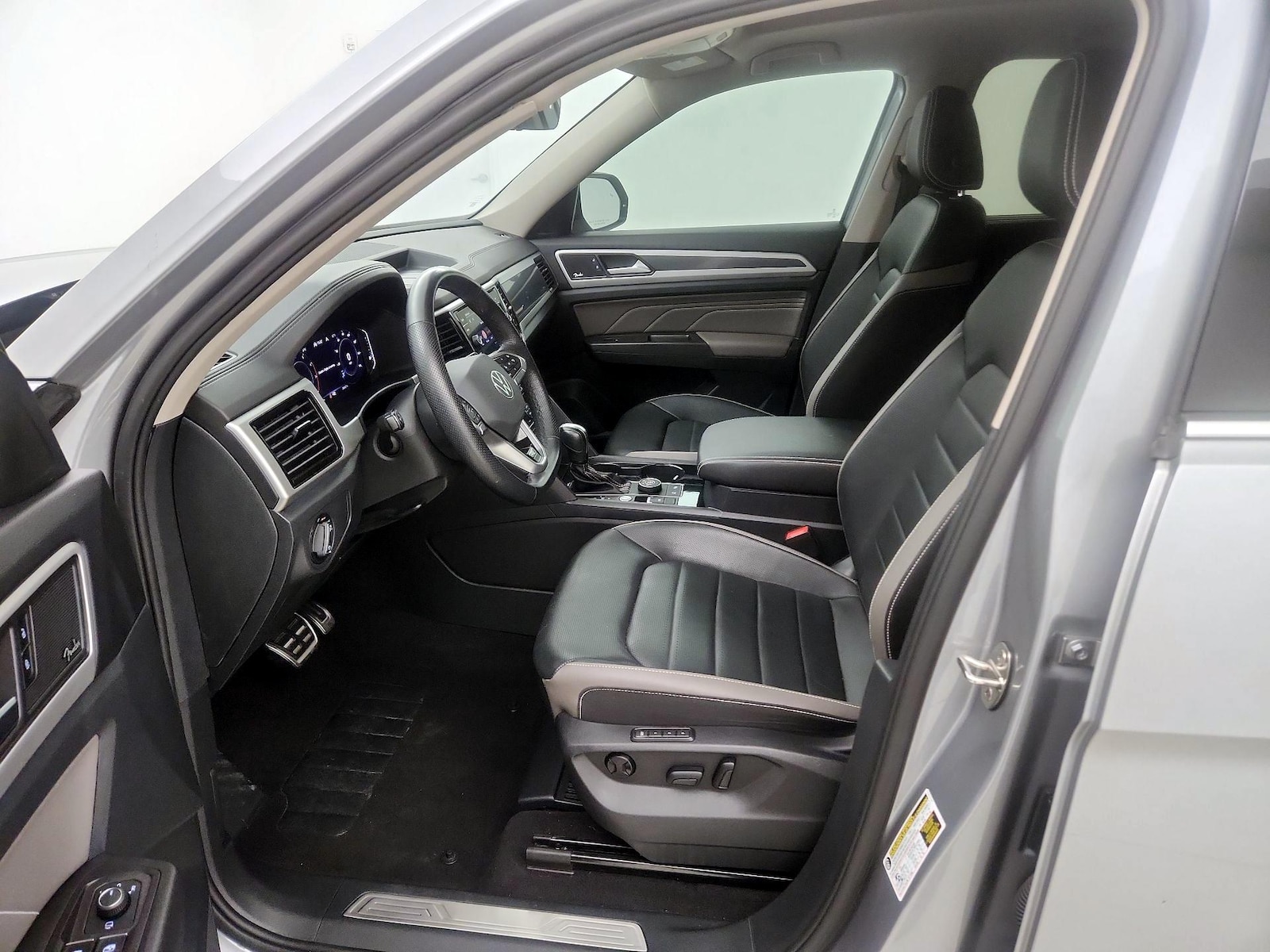 2023 Volkswagen Atlas SEL Premium R-Line - Photo 12