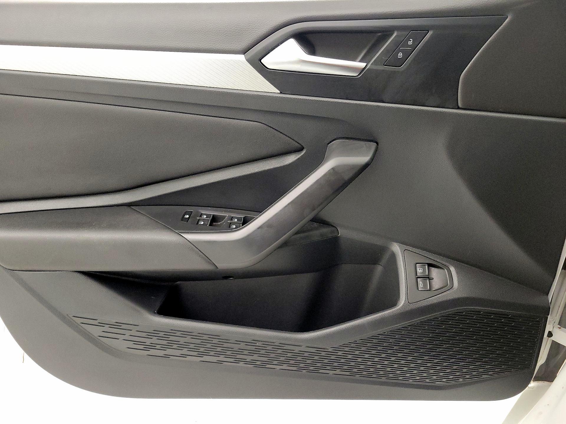Thumbnail: 2021 Volkswagen Jetta - 12