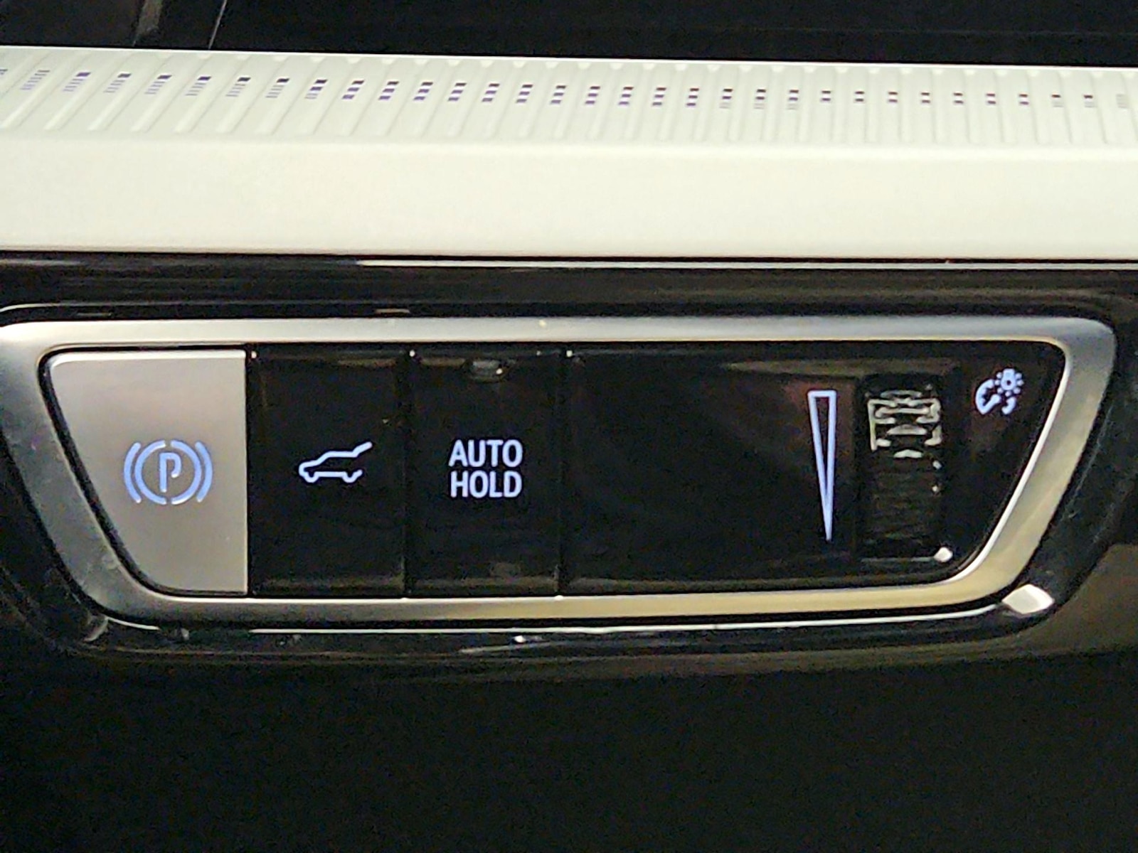 2025 Cadillac OPTIQ Luxury 1 - Photo 14