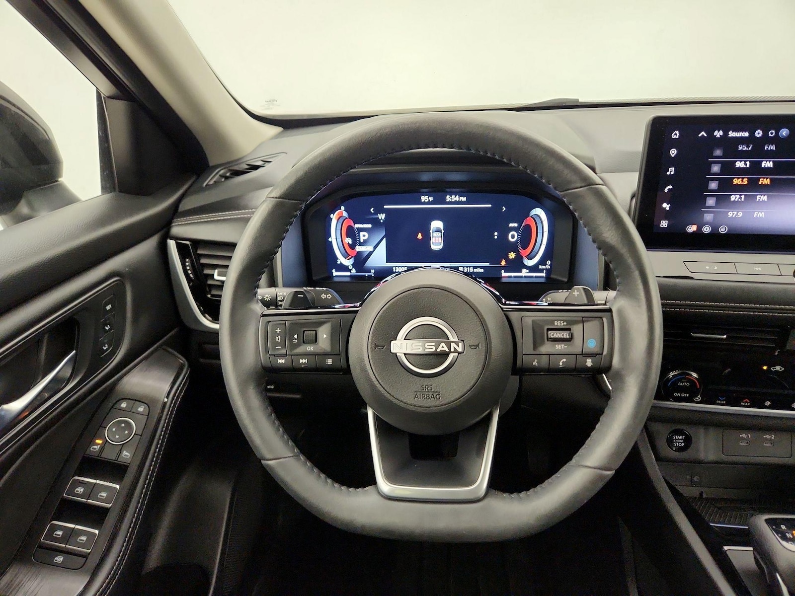 2024 Nissan Rogue SL - Photo 11