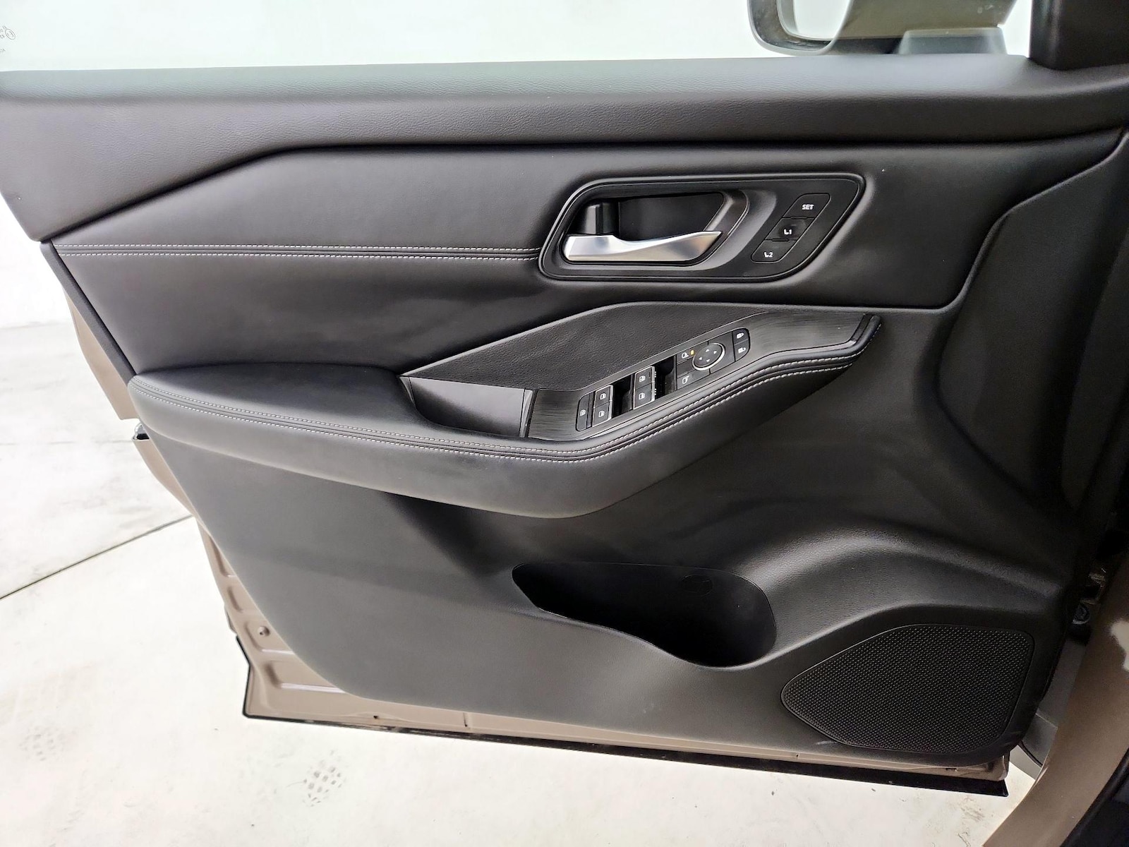2024 Nissan Rogue SL - Photo 13
