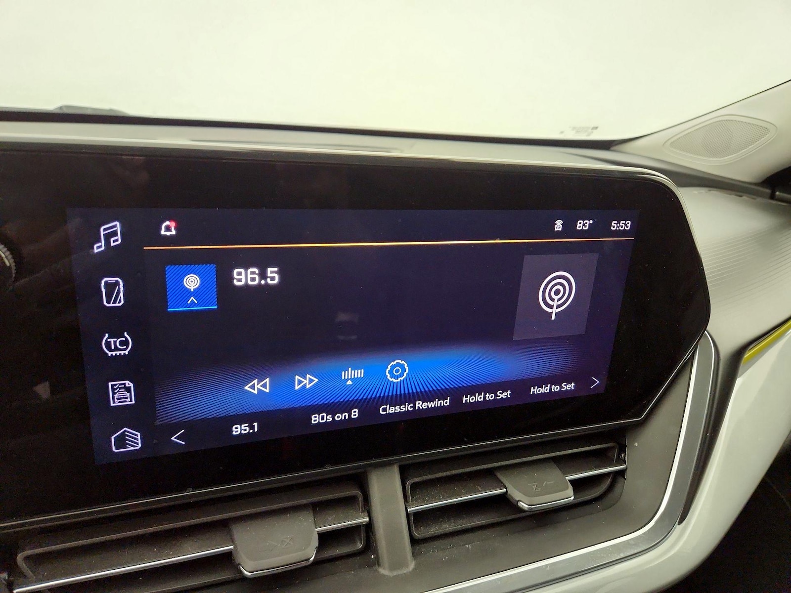 2024 Chevrolet Trax LT - Photo 16