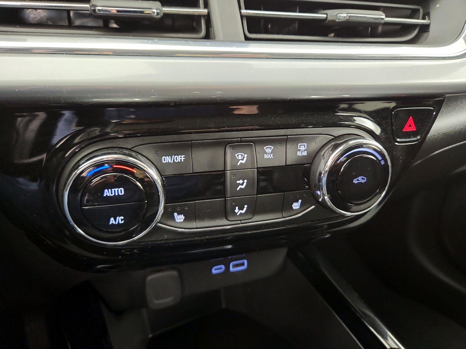 2024 Chevrolet Trax LT - Photo 17
