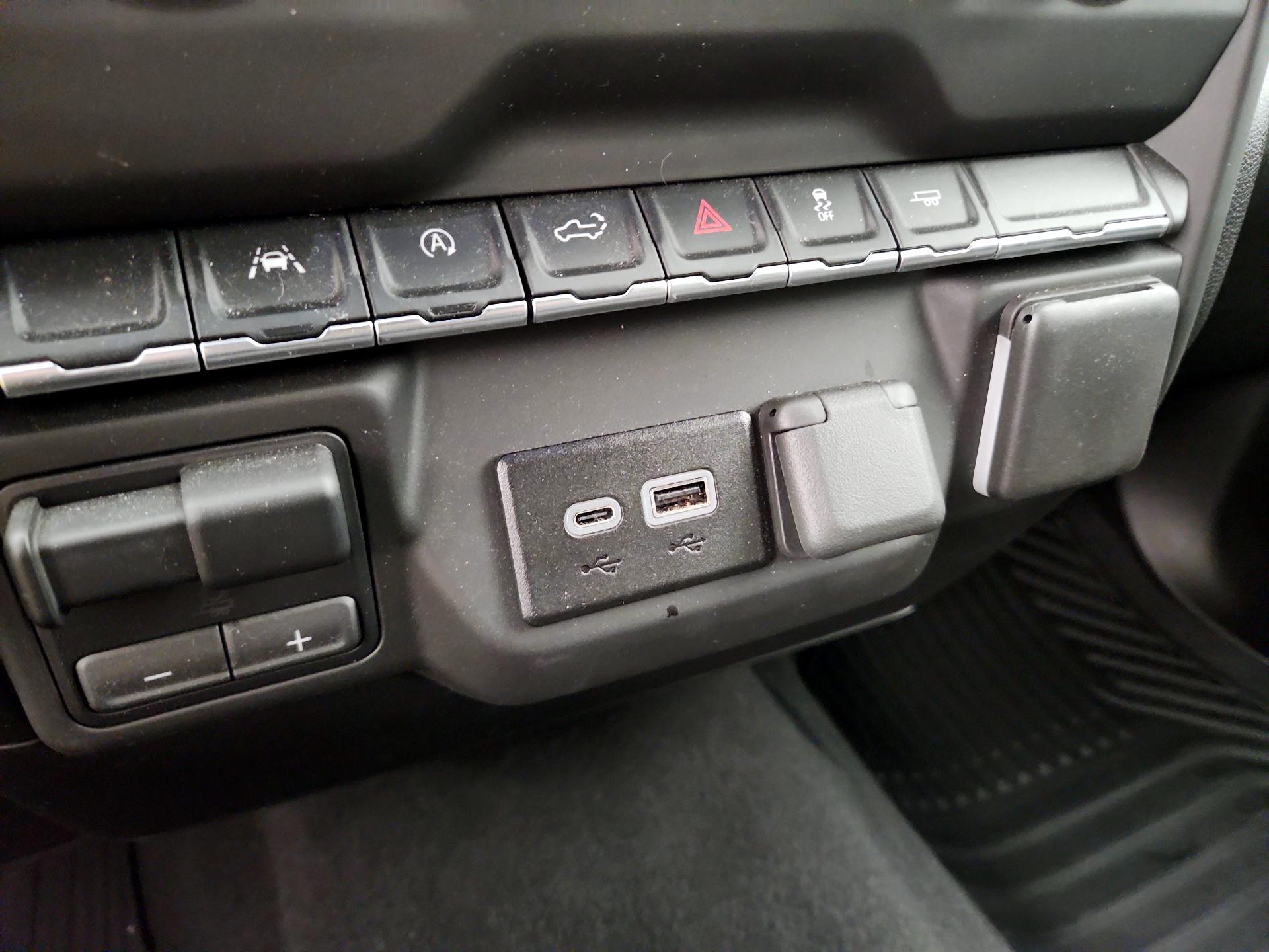 Thumbnail: 2025 Chevrolet Silverado 1500 - 18