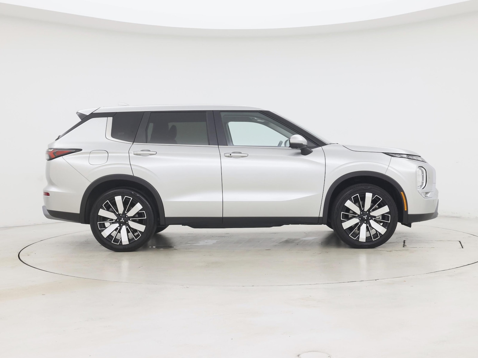 2025 Mitsubishi Outlander Trail Edition - Photo 8