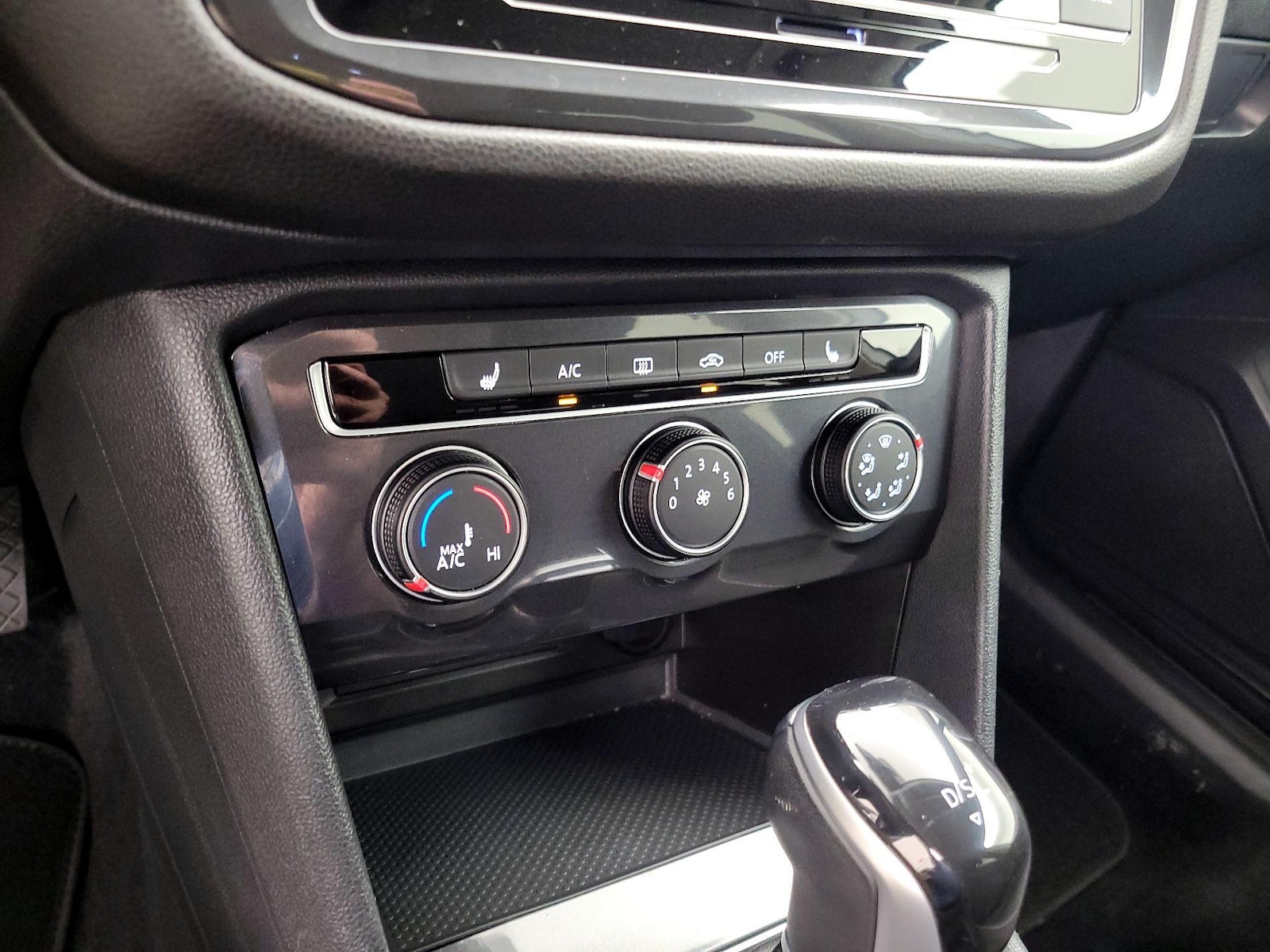 2023 Volkswagen Tiguan S - Photo 17
