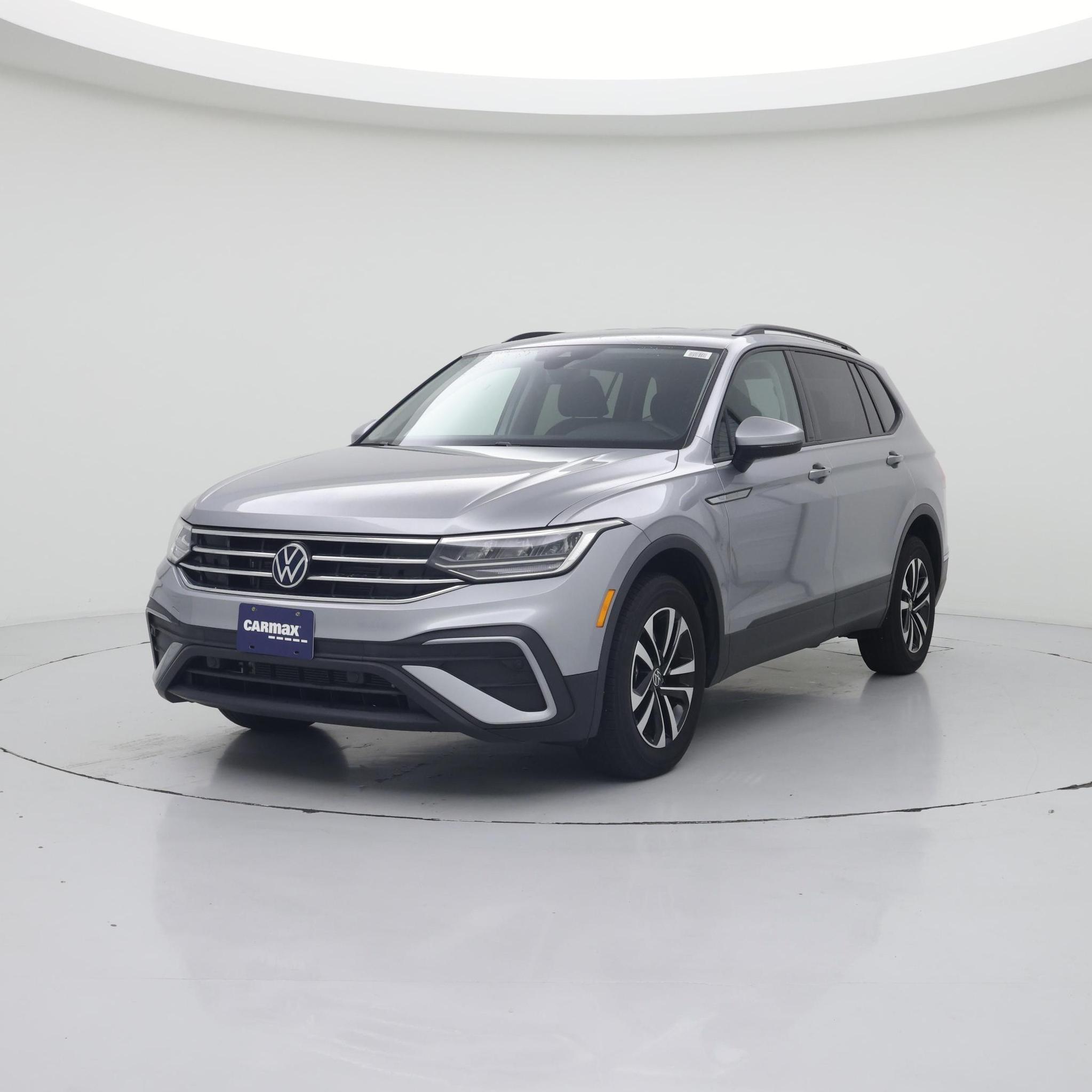 Thumbnail: 2023 Volkswagen Tiguan - 4