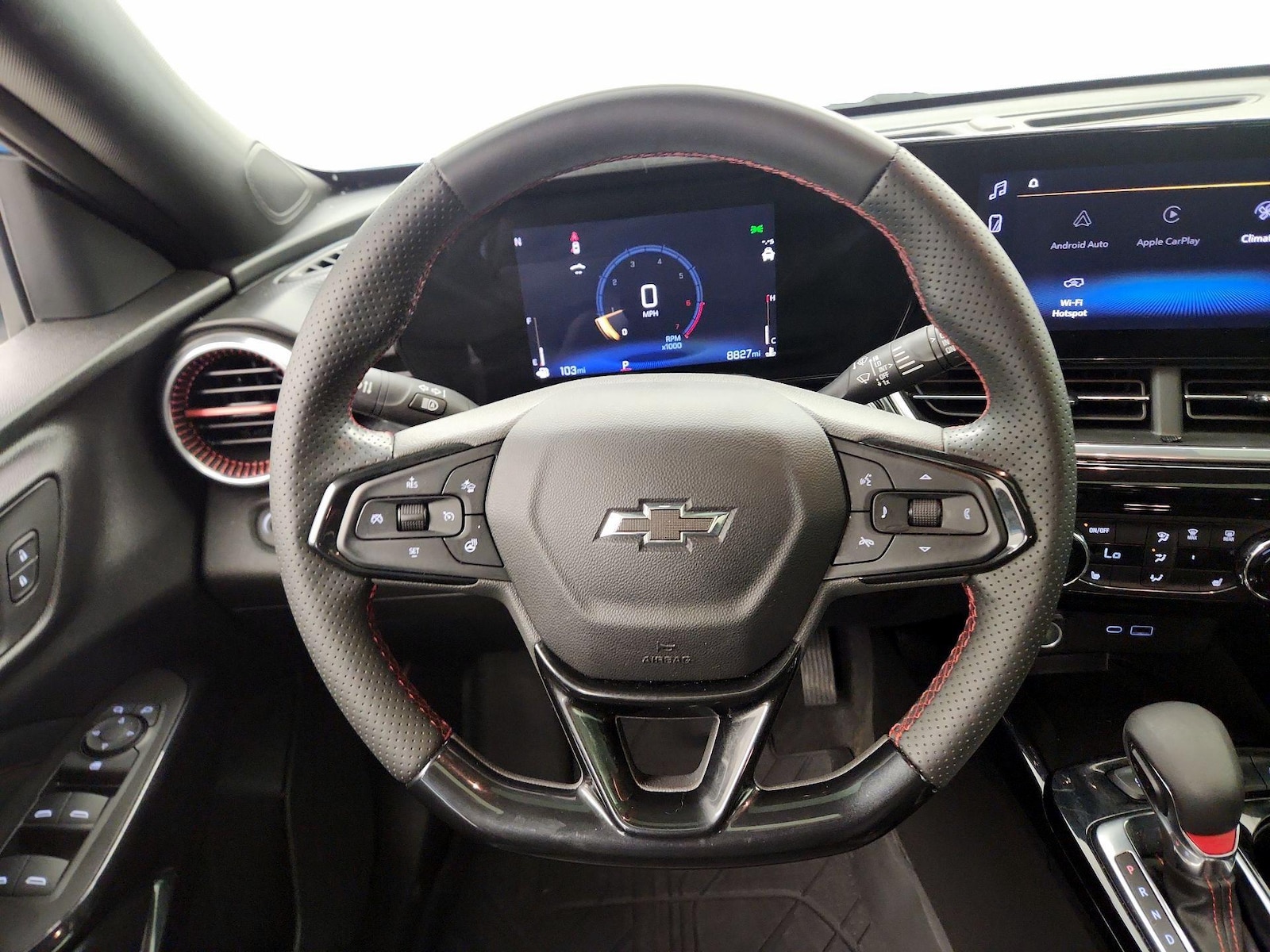 2025 Chevrolet Trax RS - Photo 11