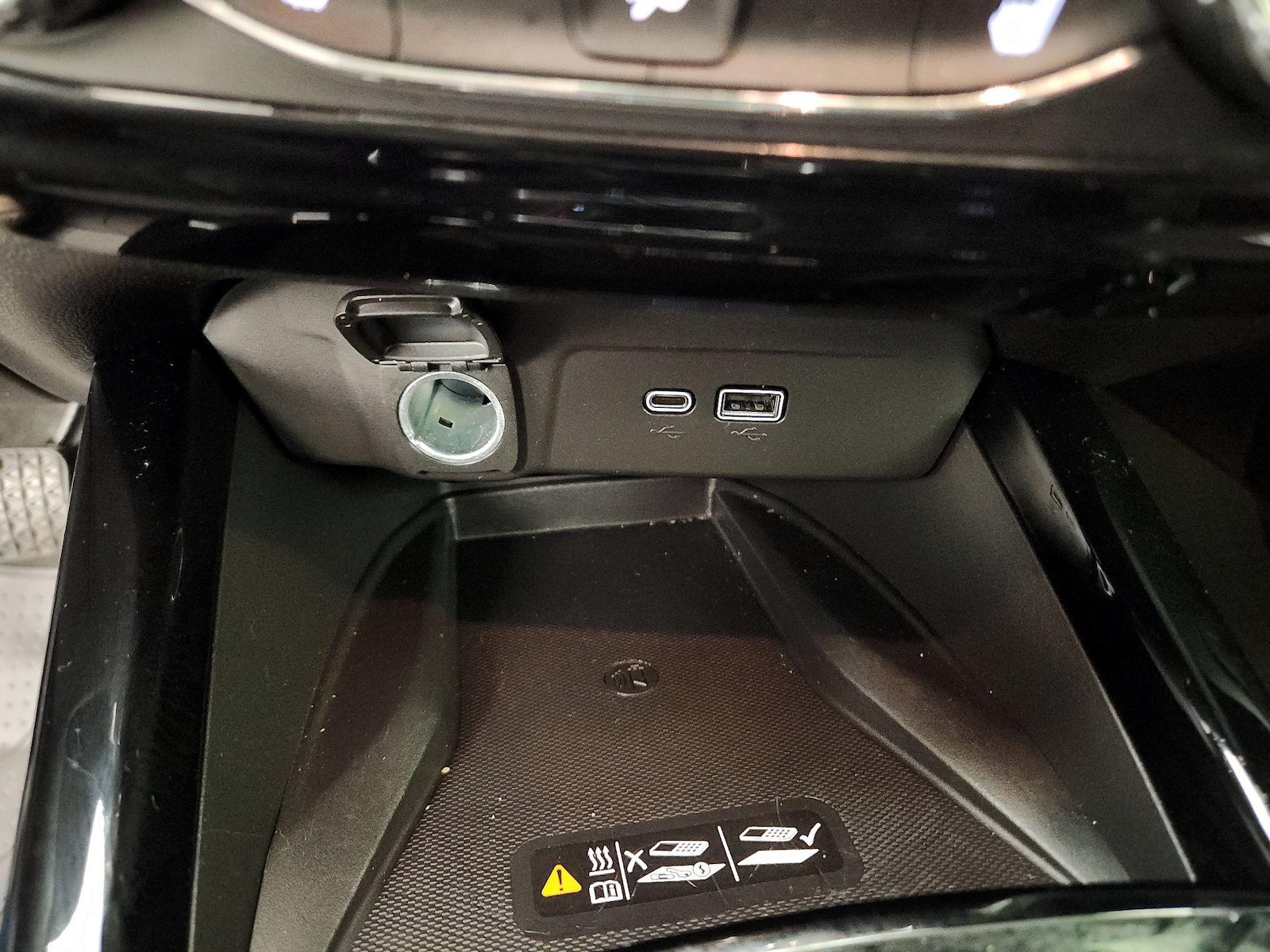 2025 Chevrolet Trax RS - Photo 19