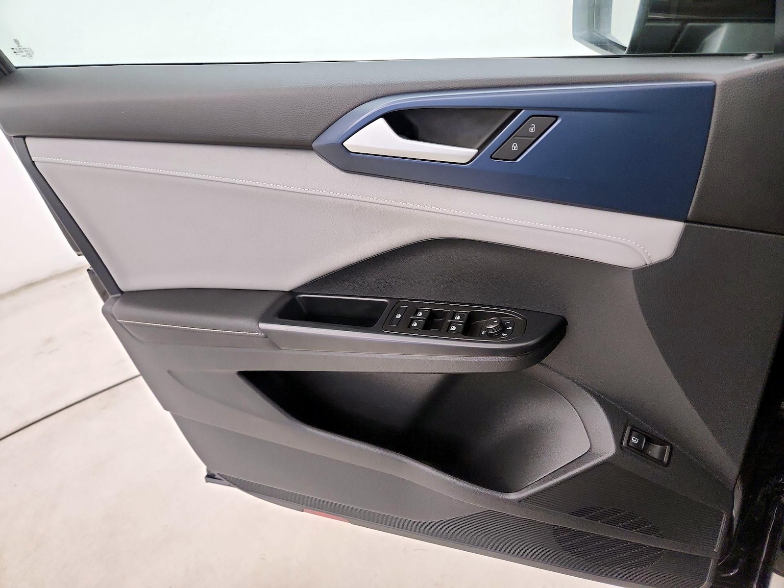 2024 Volkswagen Taos SE - Photo 13