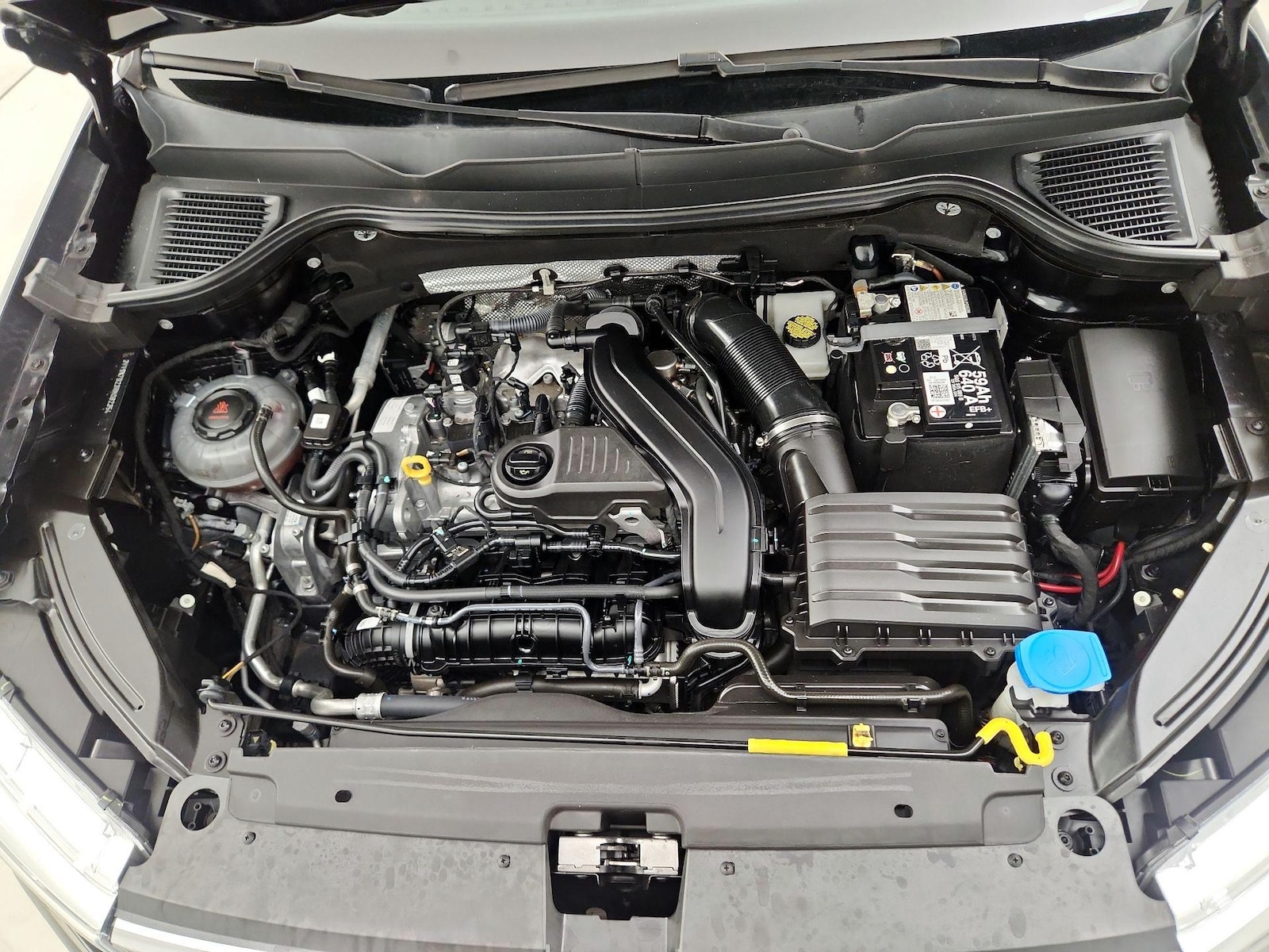 2024 Volkswagen Taos SE - Photo 22