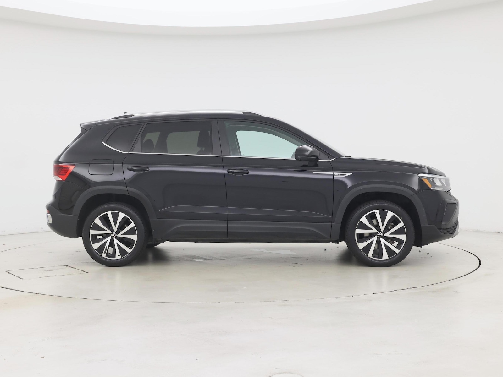 2024 Volkswagen Taos SE - Photo 8