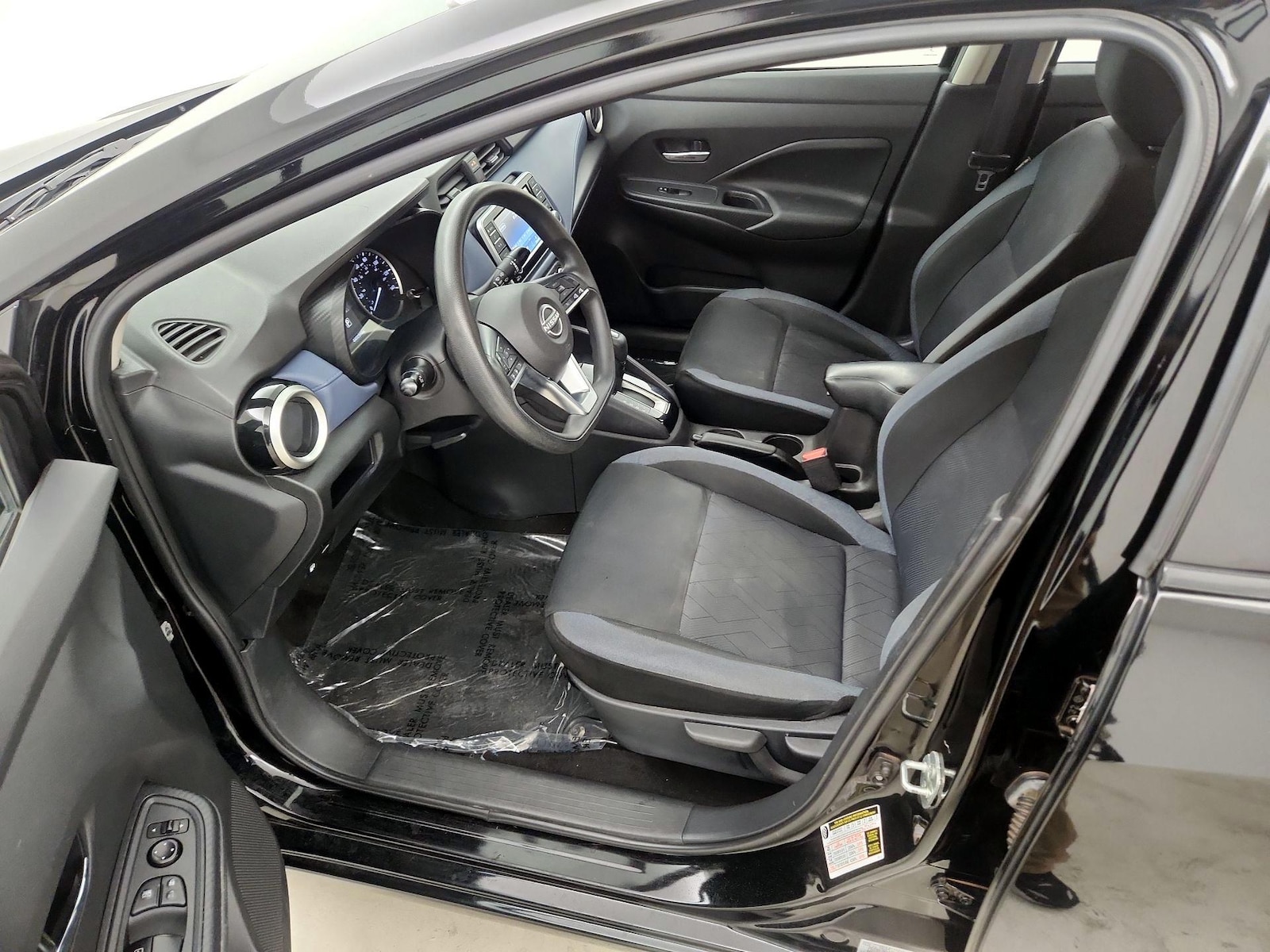 2023 Nissan Versa Sedan SV - Photo 12