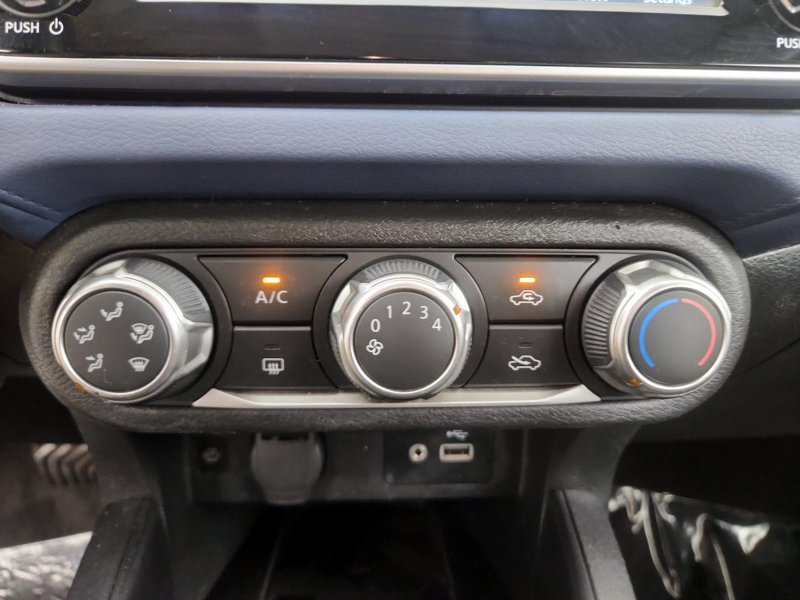 2023 Nissan Versa Sedan SV - Photo 16
