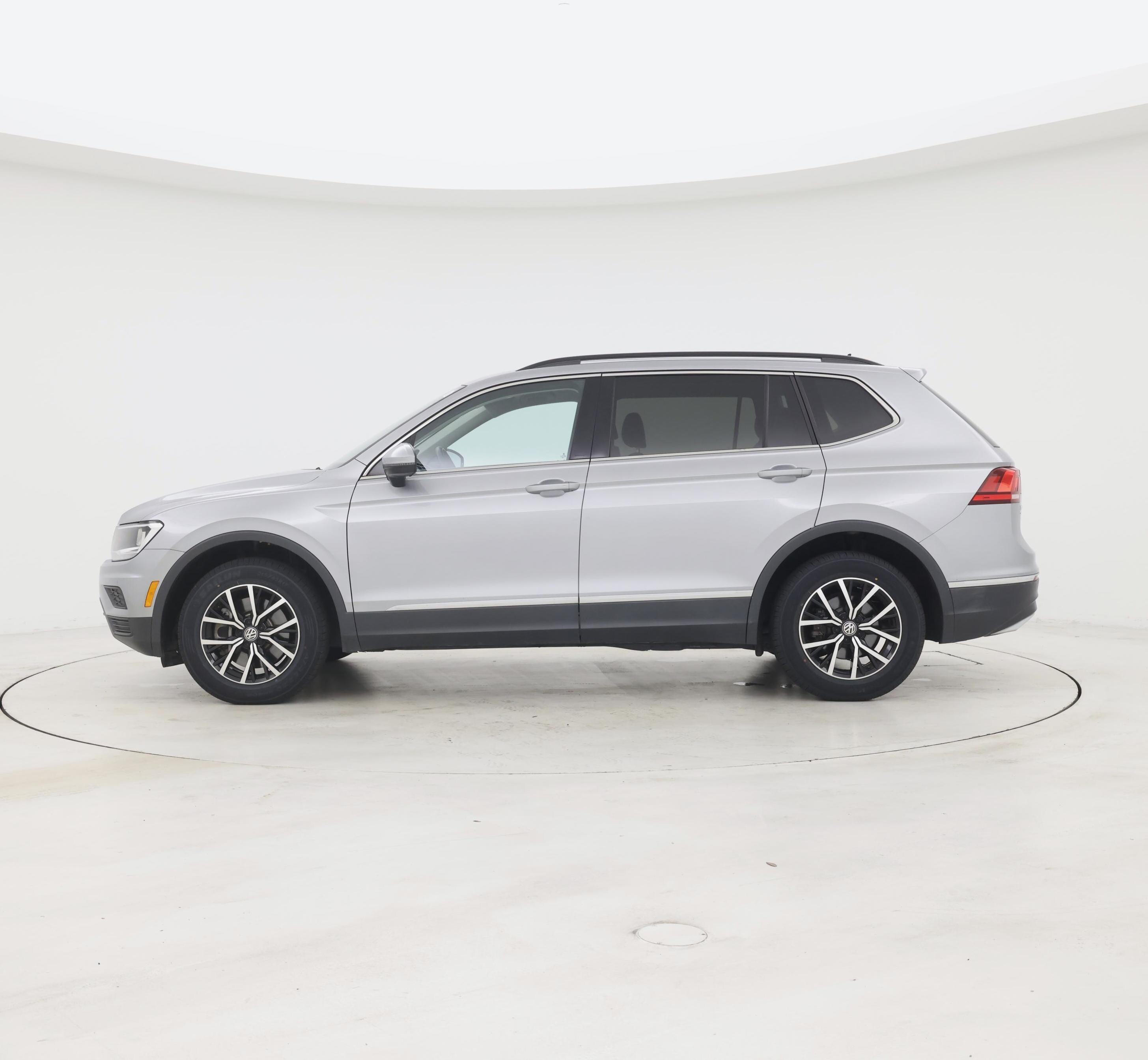 Thumbnail: 2021 Volkswagen Tiguan - 3