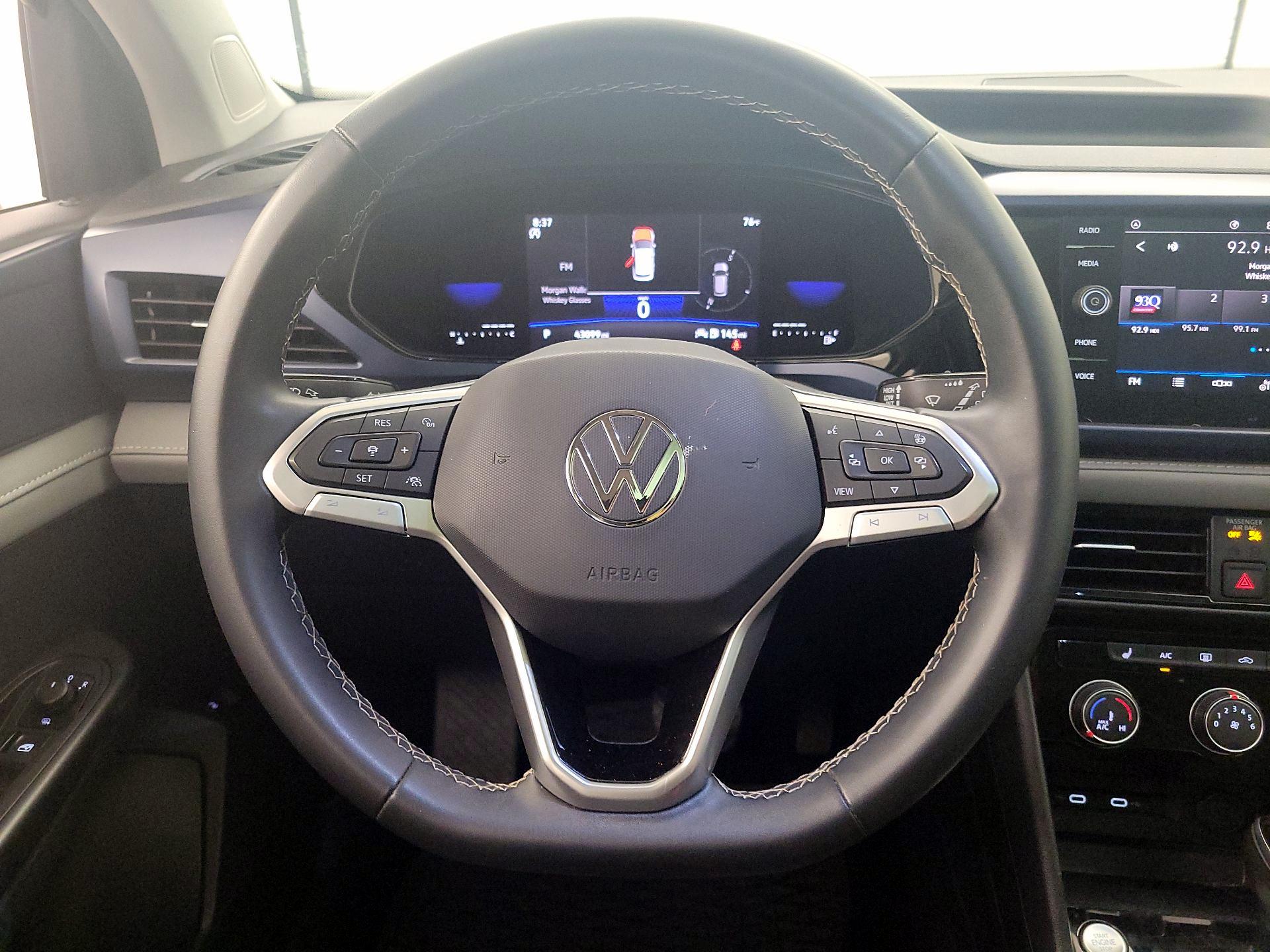 Thumbnail: 2023 Volkswagen Taos - 10