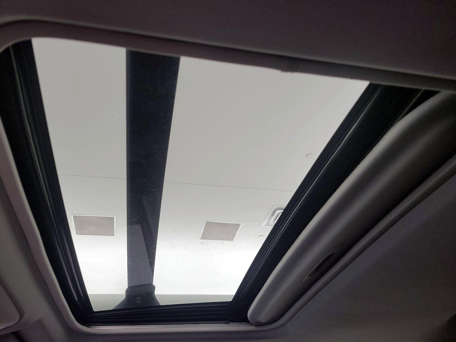 2024 Toyota RAV4 XLE Premium - Photo 20