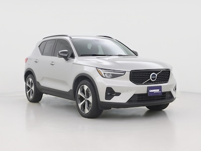 2023 Volvo XC40 B5 Plus Dark Theme