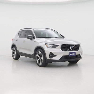 2023 Volvo XC40 B5 Plus Dark Theme