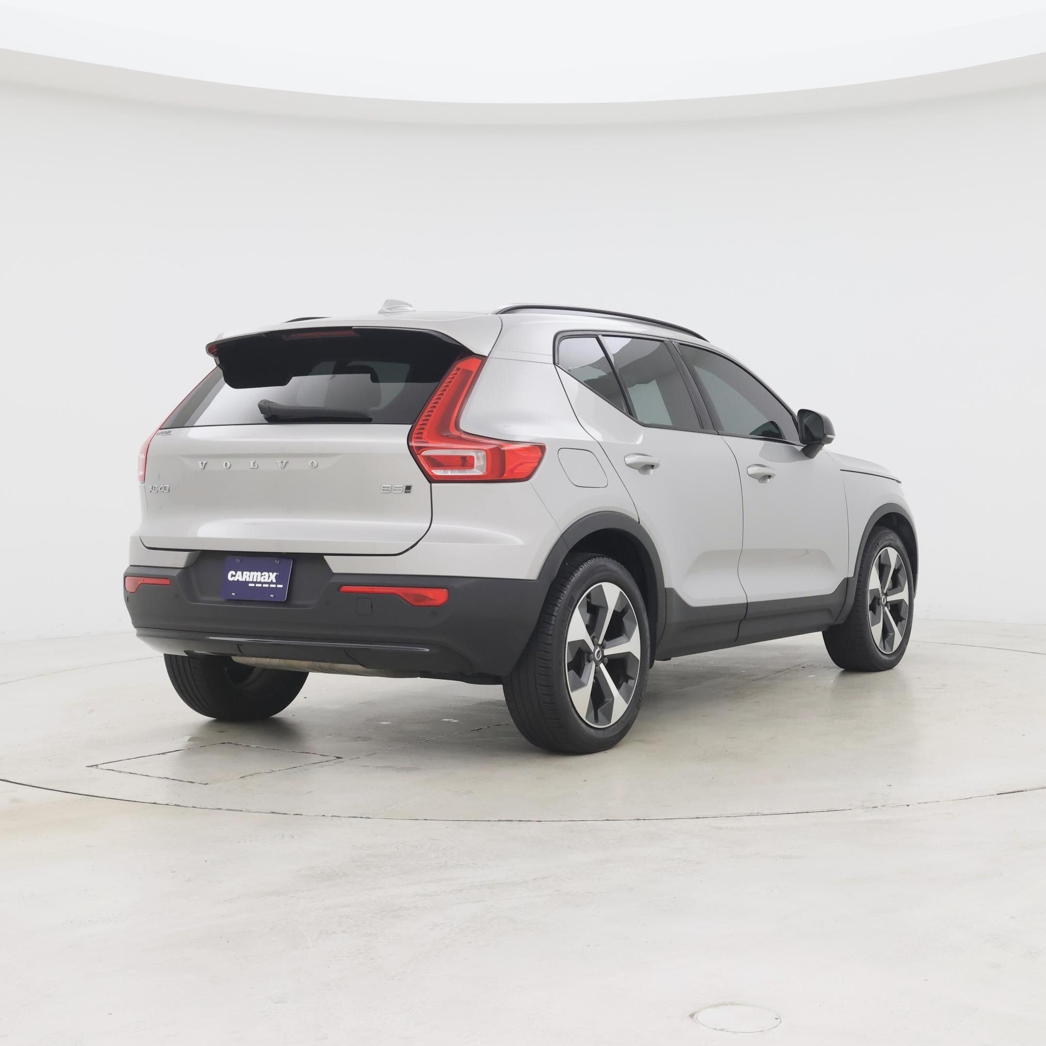 Thumbnail: 2023 Volvo XC40 - 8