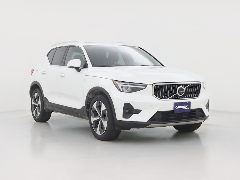 2023 Volvo XC40 B4 Plus Bright Theme